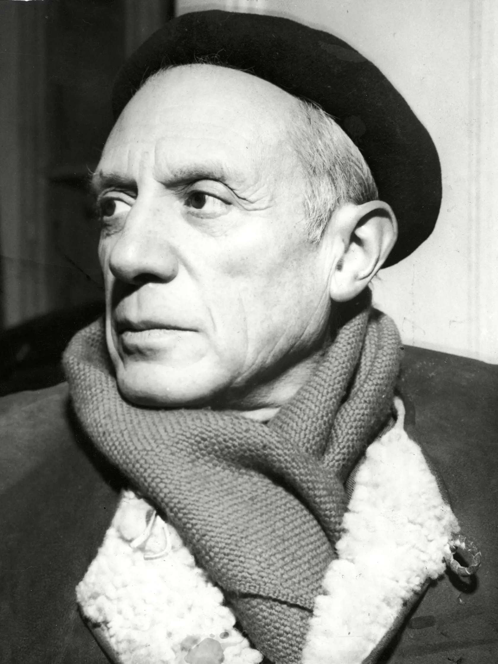 Pablo Picasso (* 25. október 1881, Malaga Španielsko, † 8. apríl 1973, Mougins Francúzsko), bol španielsky maliar a sochár, významný umelec 20. storočia.