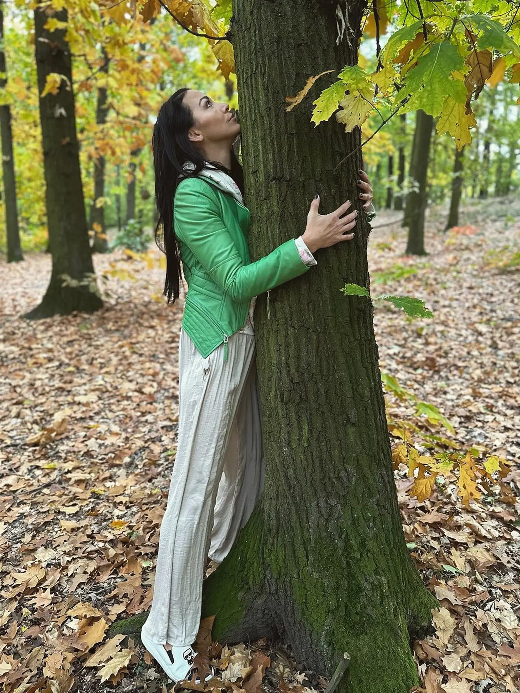 Agáta zverejnila smutnú fotku. ,,Tak skúšam čerpať energiu zo stromu. Zatiaľ nič," napísala.