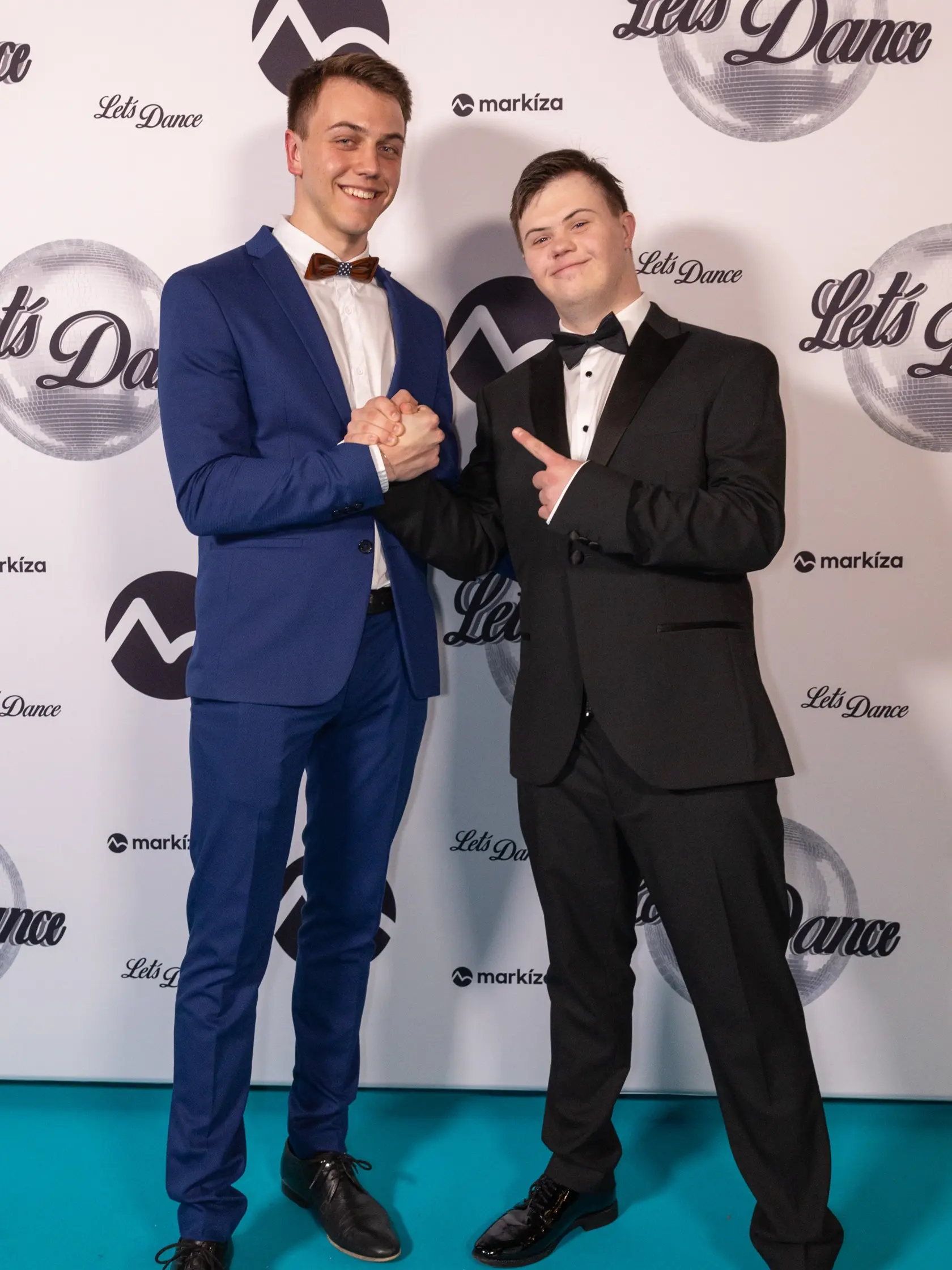 Šimon Jakuš s bratom na Let´s Dance párty.