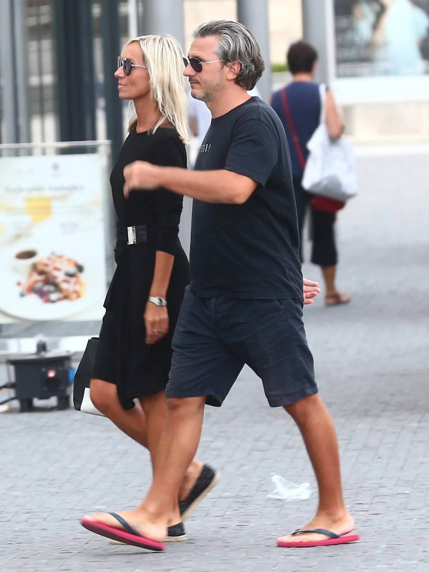 September 2018, Bratislava, Nábrežie Dunaja: Juraj Mokrý so záhadnou blondínkou.