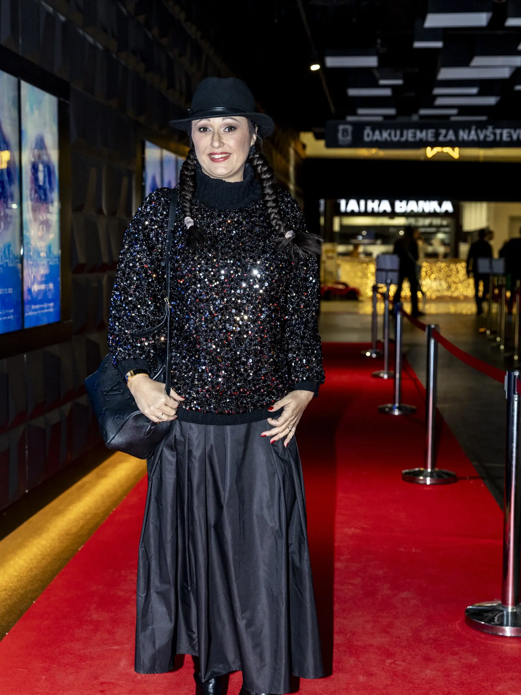 Premiéra filmu Perinbaba a Dva svety. Na snímke je Janette Jakubisková