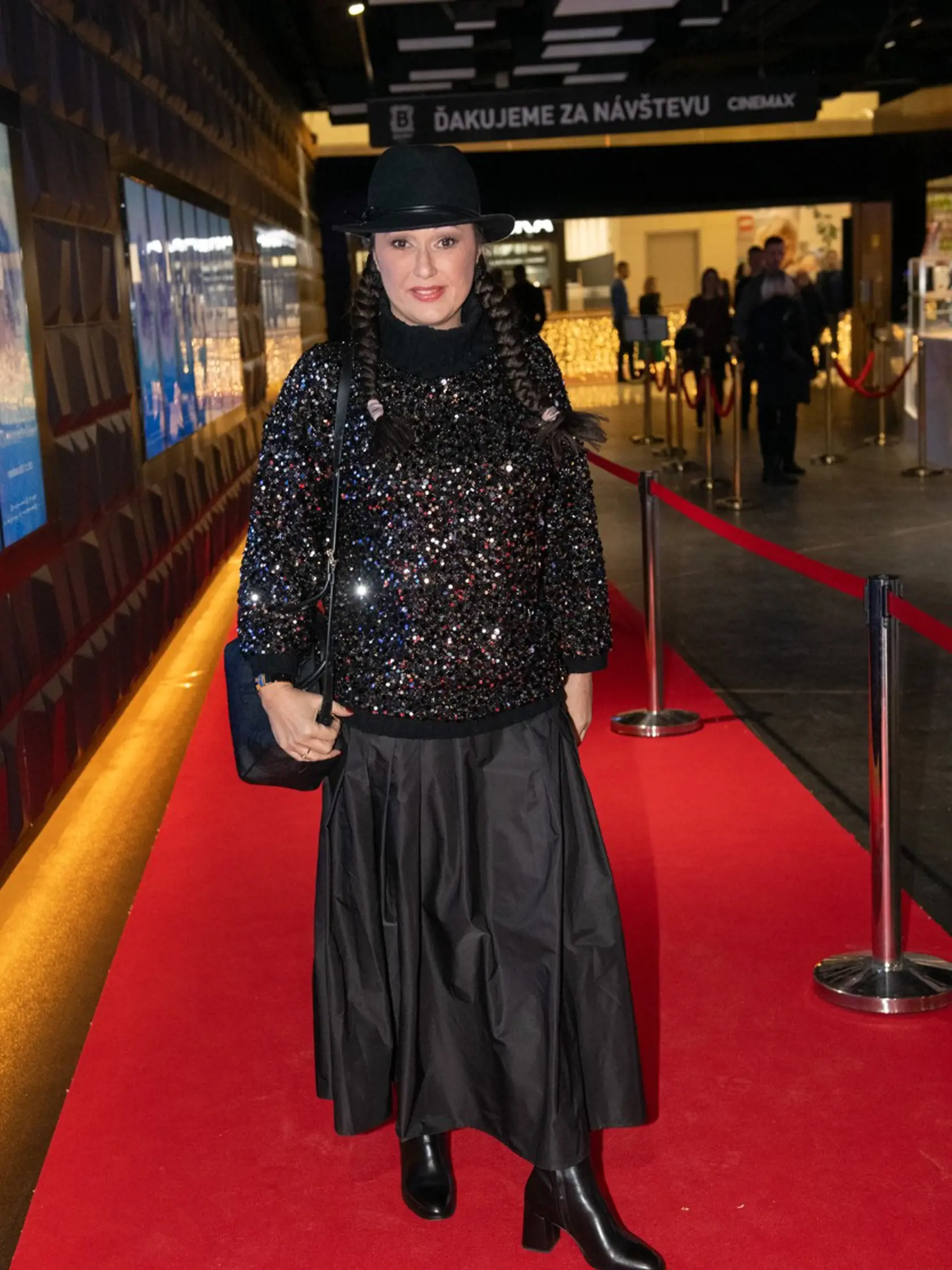 Janette Jakubisková na slovenskej premiére filmu Perinbaba 2