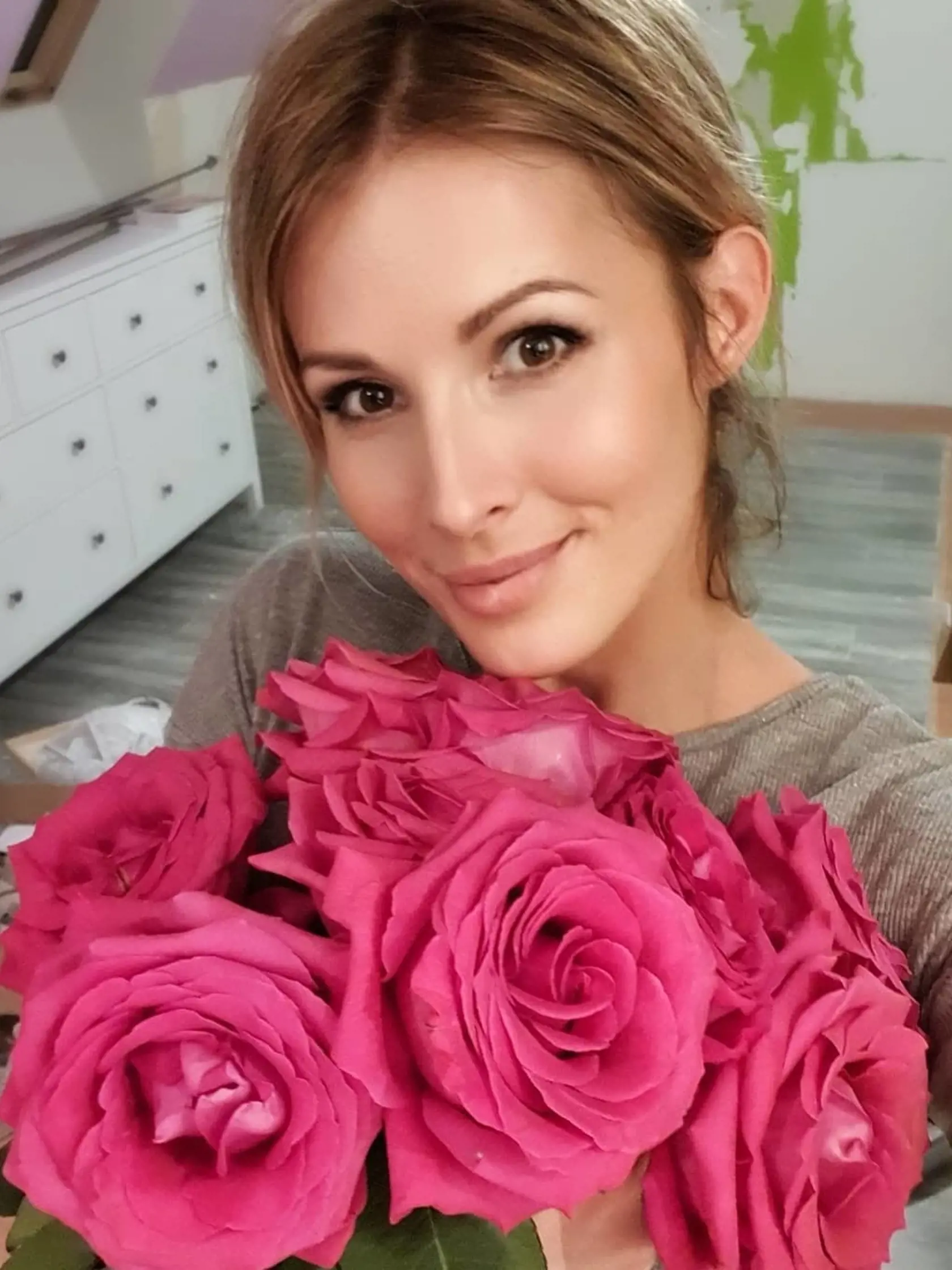 Miriam Kalisová v starom podkrovnom byte,