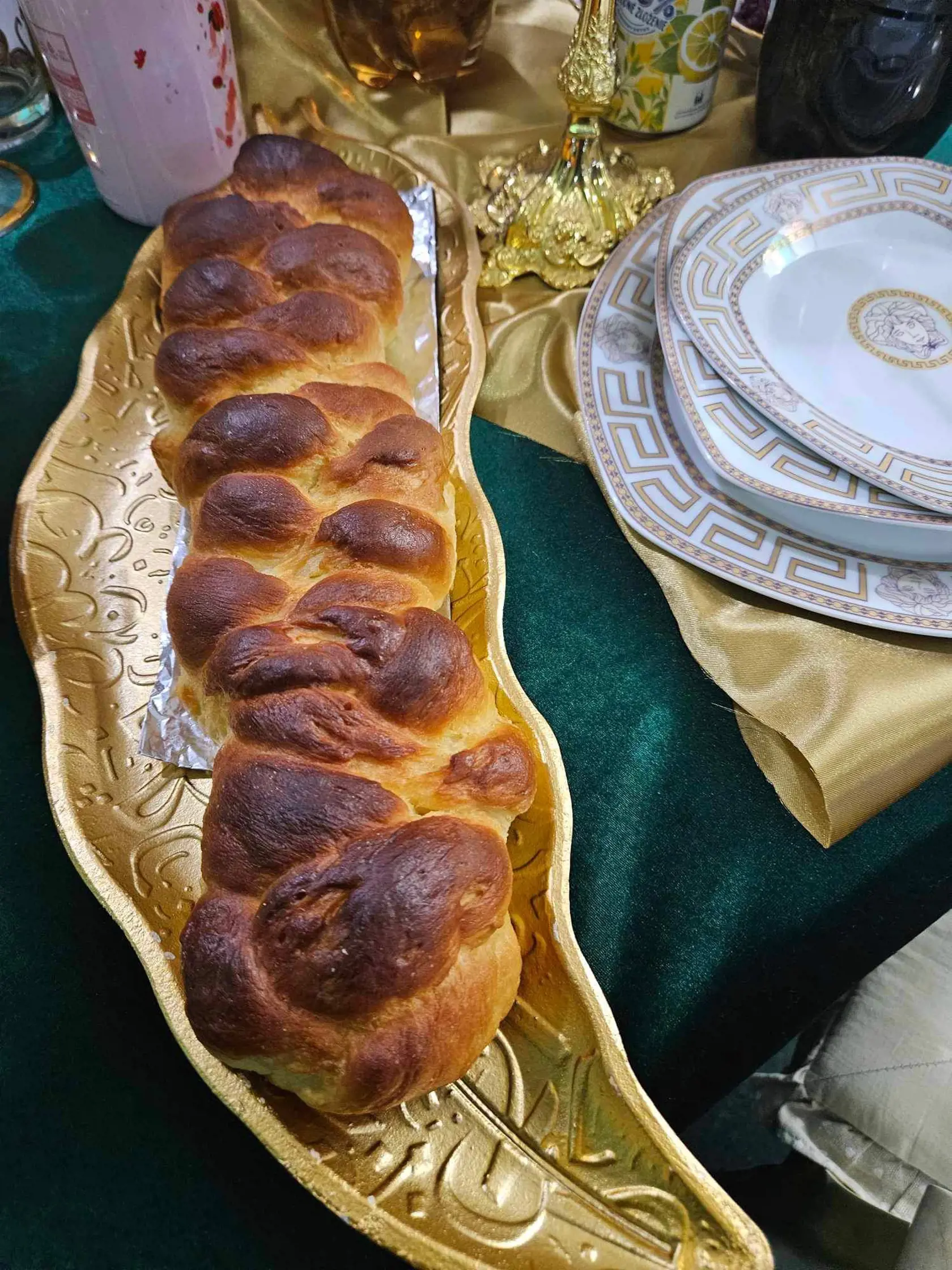 Do vianočky zapiekli Filkovci mincu. Po večeri ju pokrájali a domáca pani verí, že ten, kto jedno euro našiel, bude mať šťastie po celý budúci rok.