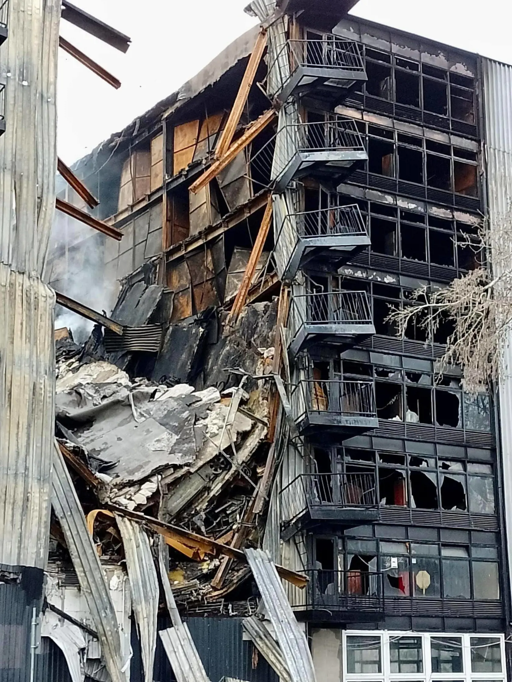 Budovu už zrejme nezachránia.
