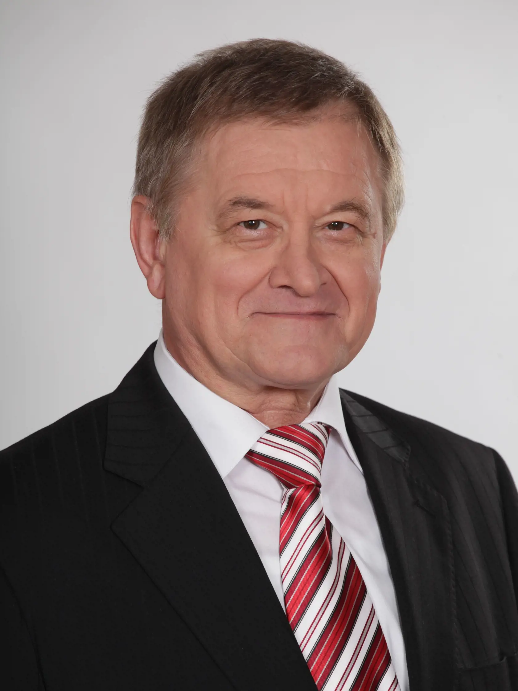 Rovnako starý ako Ján Lunter je Milan Belica v Nitre.