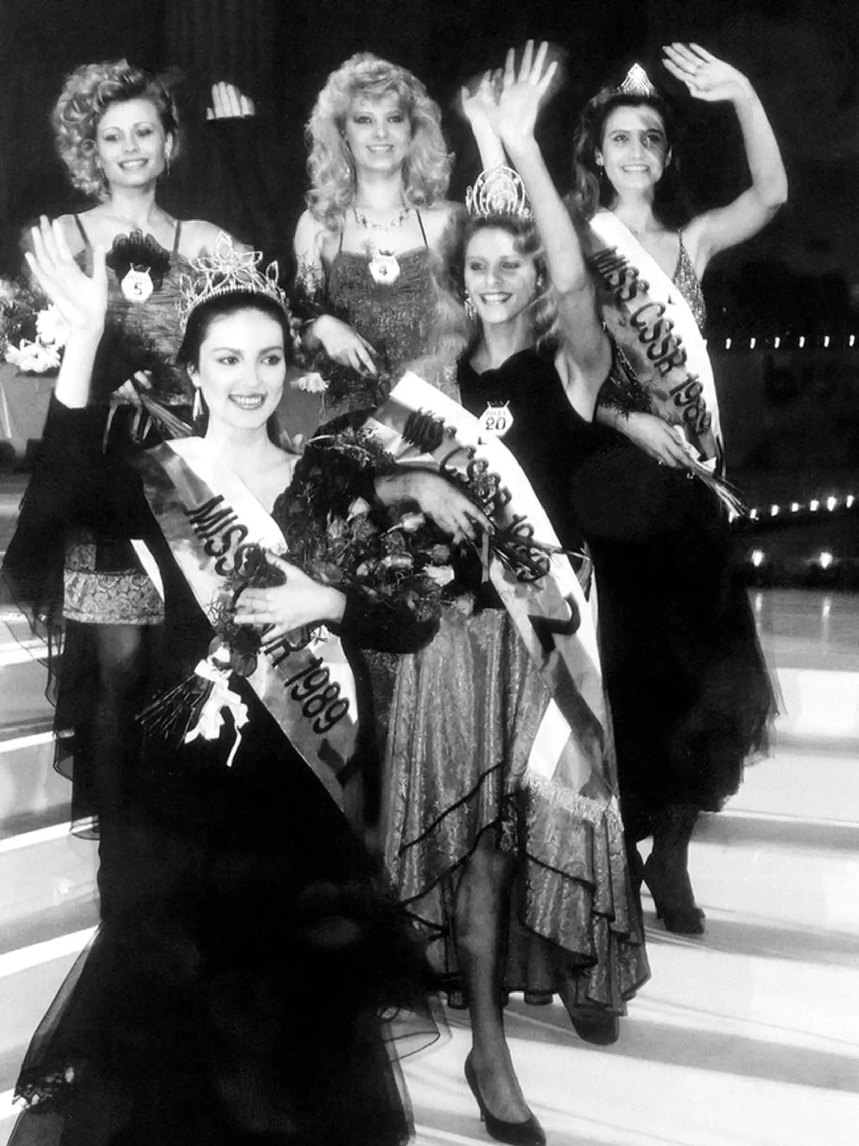 Ako prvá Miss Československa v roku 1989.