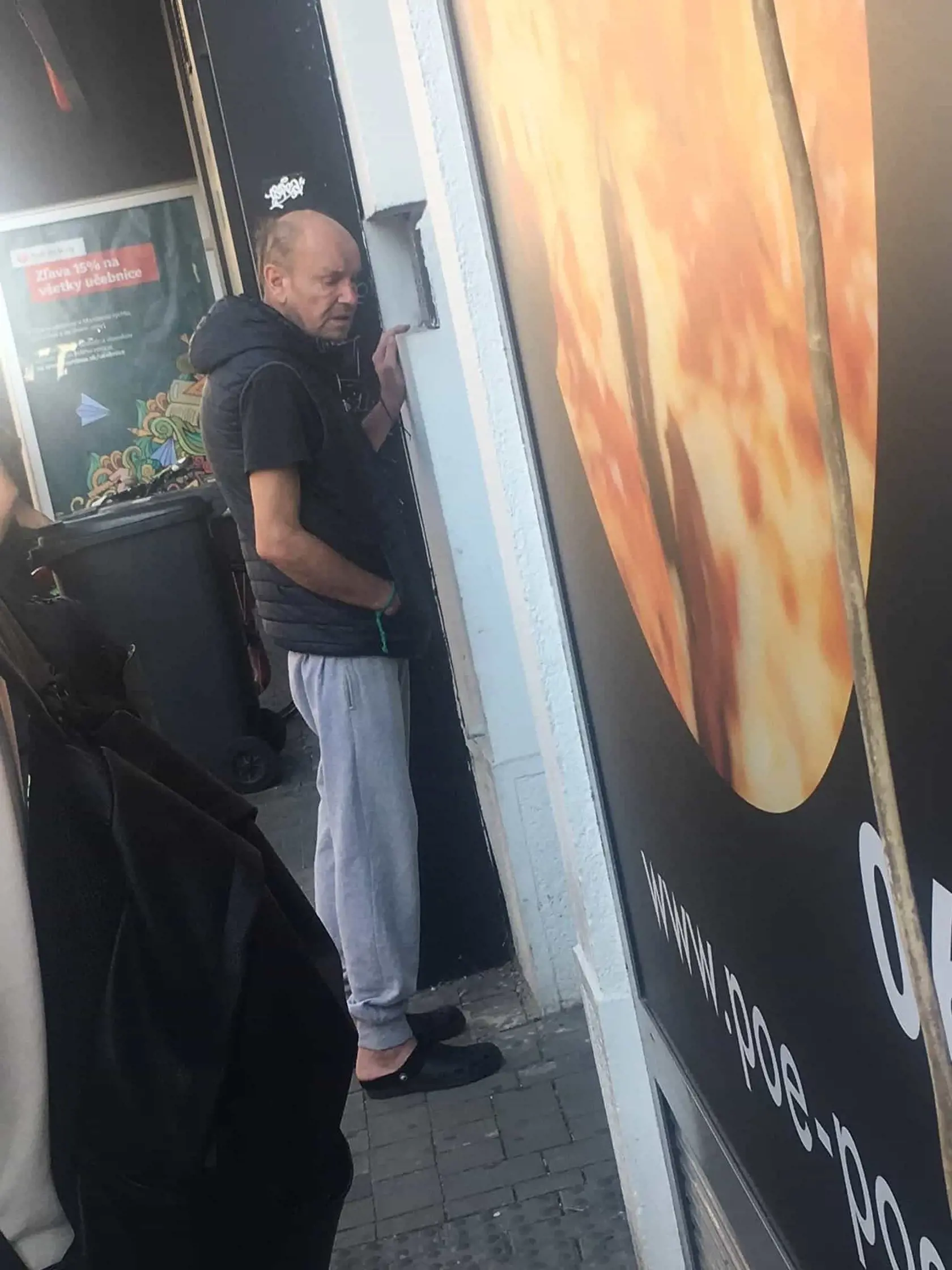 Zničeného lekára Laurinca sa nám podarilo stretnúť na bratislavskej Obchodnej ulici.