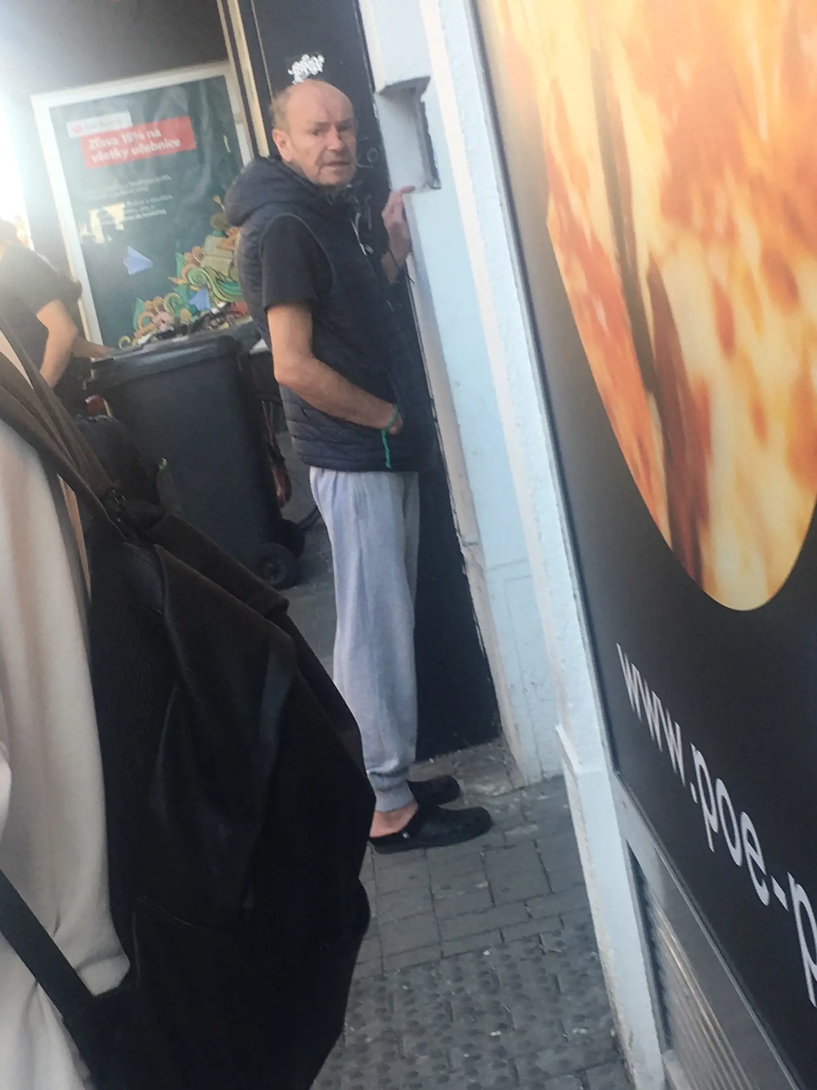 Zničeného lekára Laurinca sa nám podarilo stretnúť na bratislavskej Obchodnej ulici.