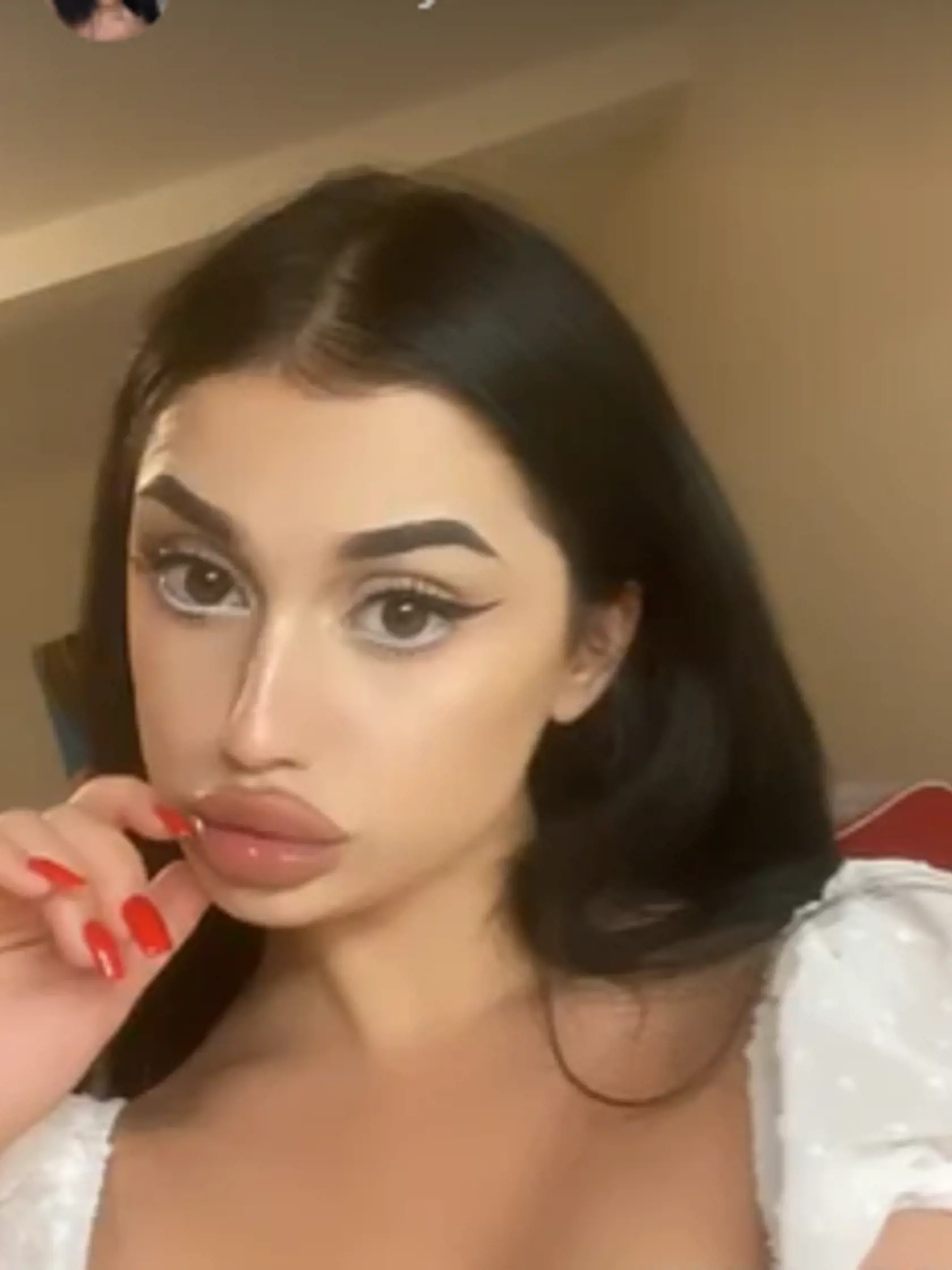 Azra má na sociálnej sieti poriadne odvážne zábery.
