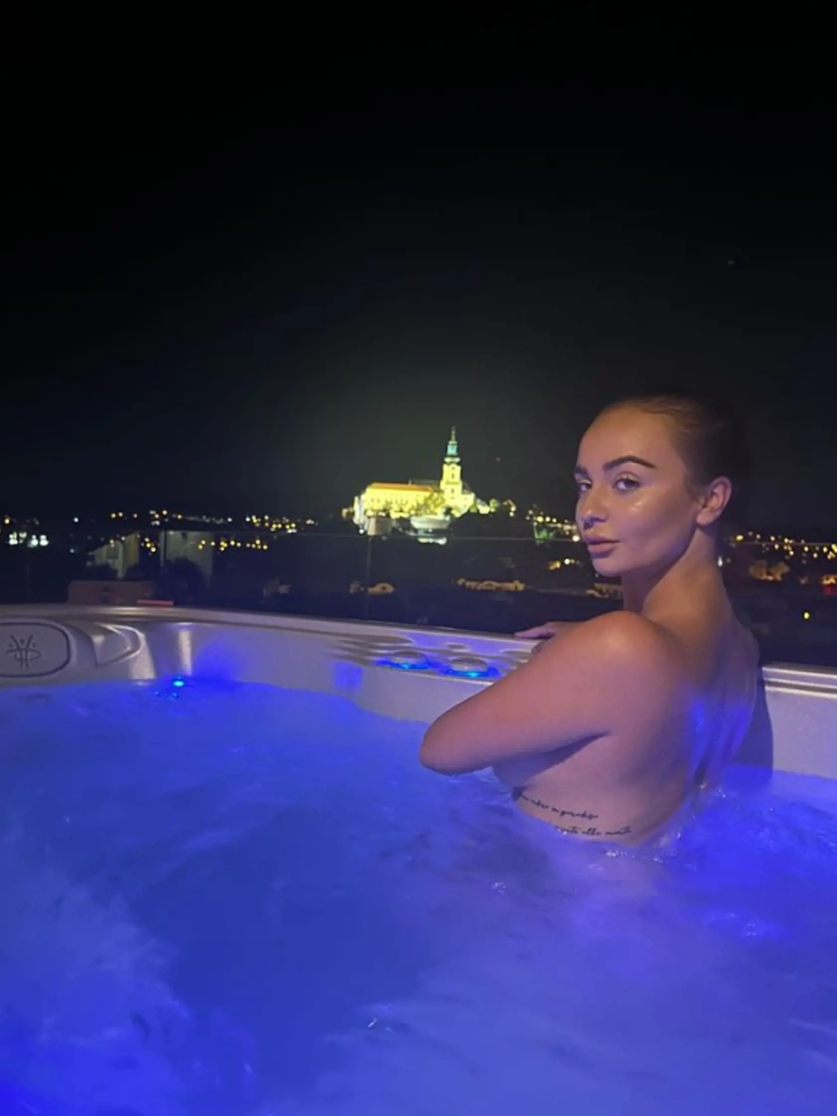 Ukázala sa aj hore bez vo vírivke.