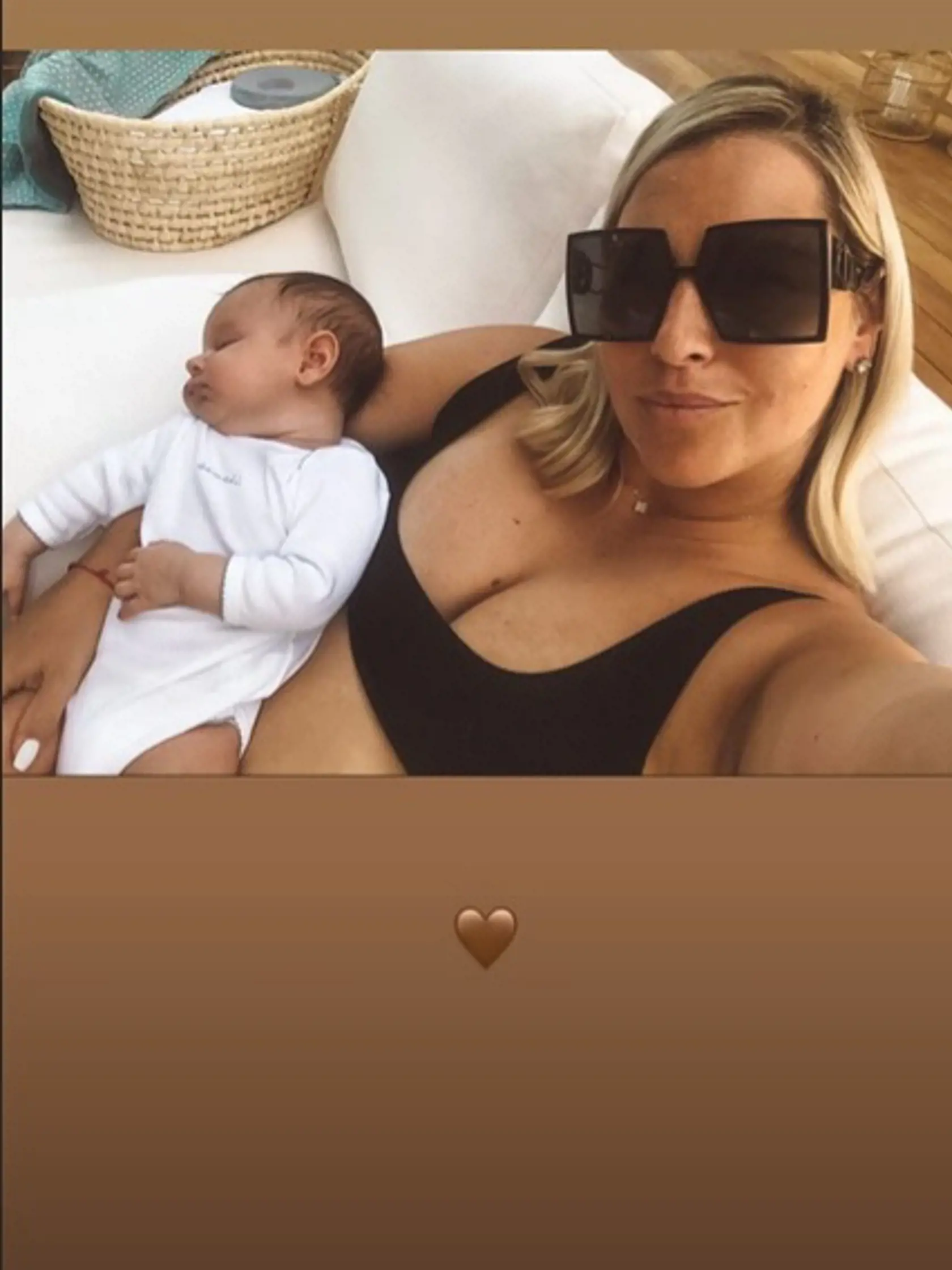 Dominika Cibulková so synčekom Jakubkom počas pobytu na chate