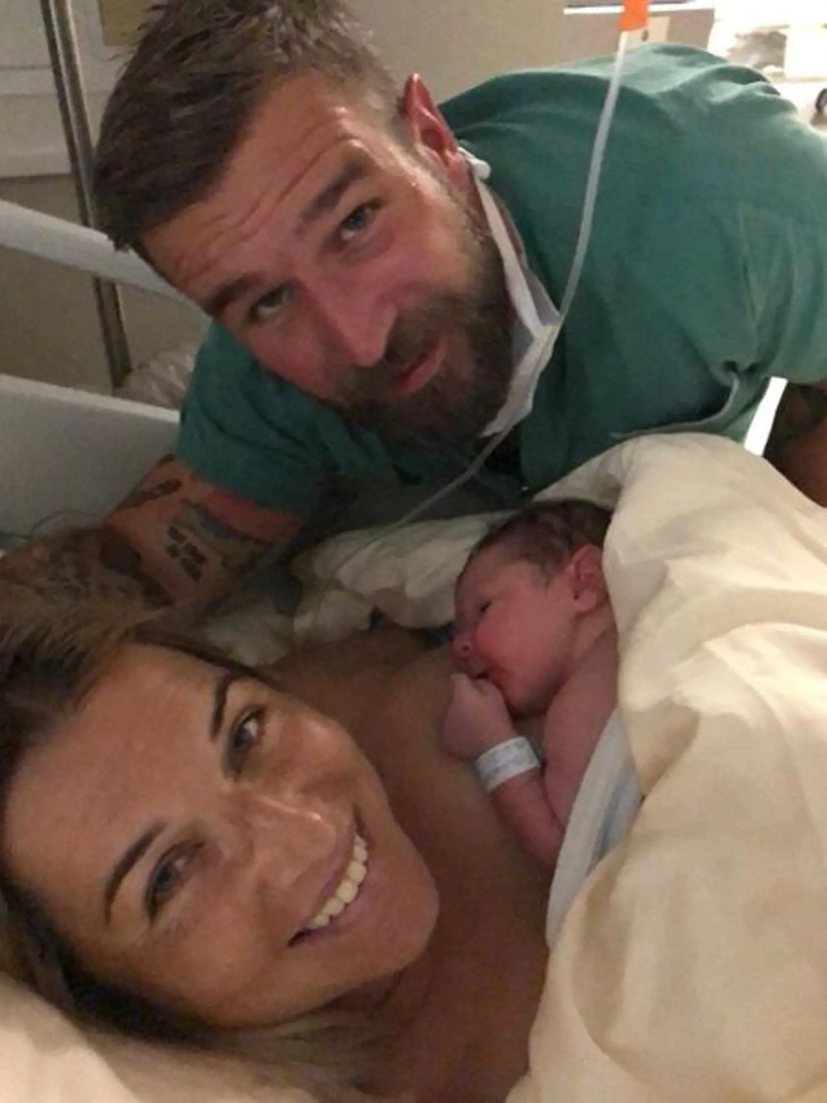 Dominika Cibulková sa stala mamou iba pred pár dňami. Syna ukázala iba pár minút po pôrode.