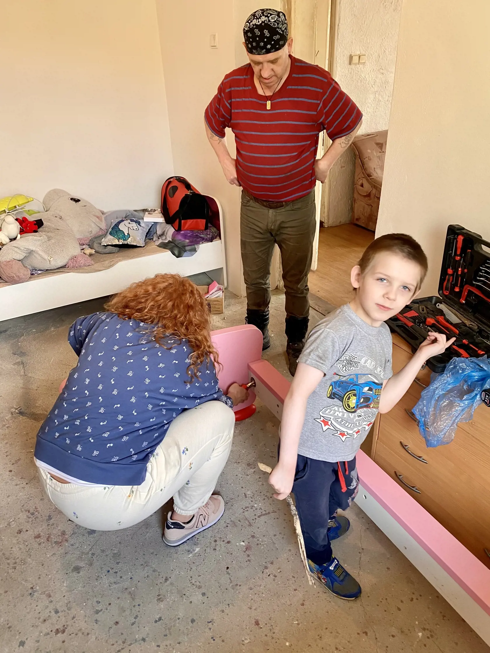 Malý Mirko (6) sa tešil, že bude mať svoju posteľ.
