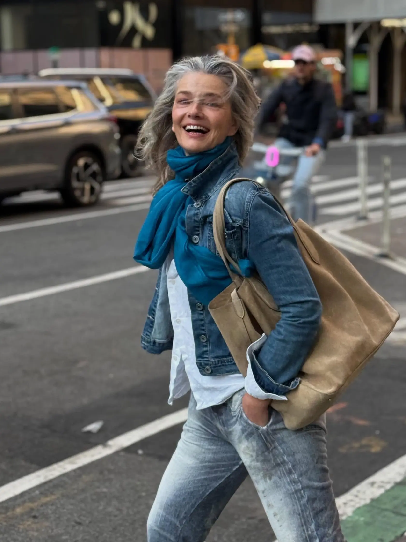 Pavlína Pořízková svoje krivky, šediny aj vrásky hrdo ukazuje.
