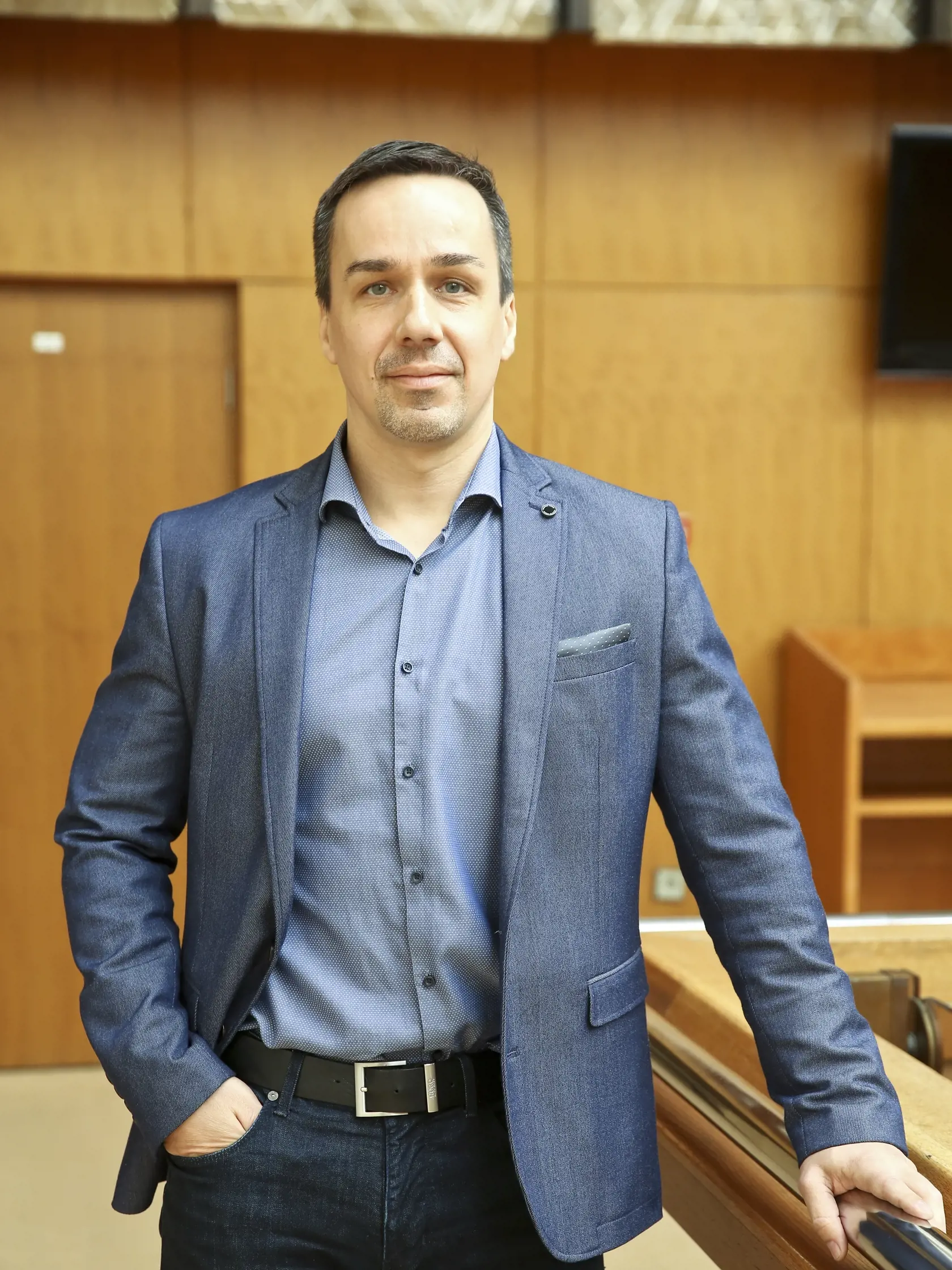 Erik Tomáš je blízkym človekom premiéra.