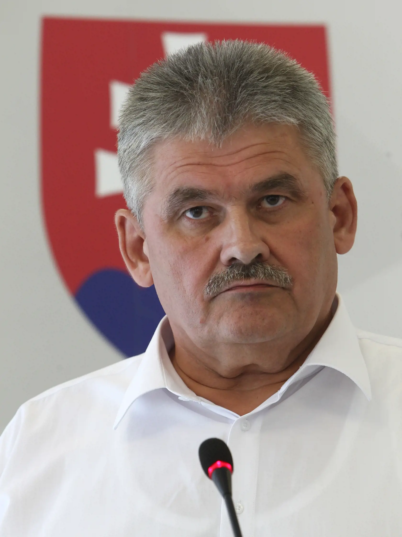 Minister si ide vypočuť ortieľ.
