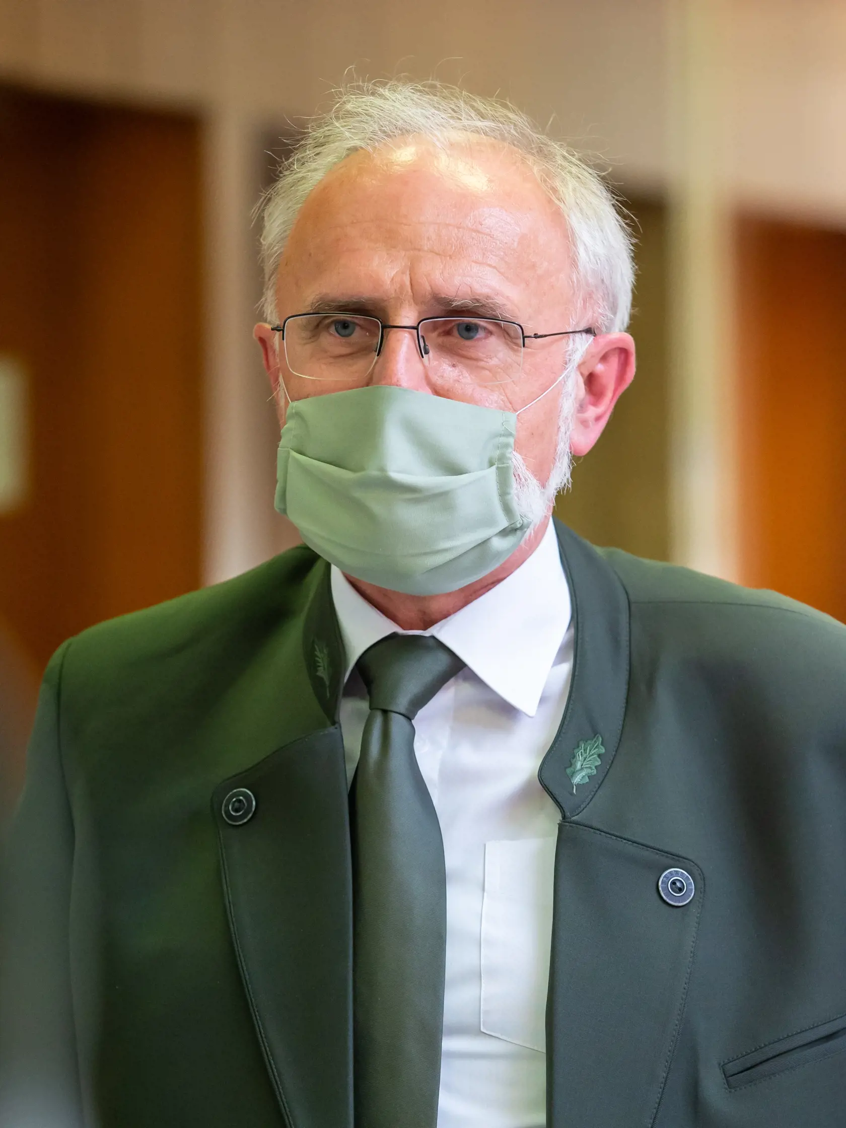 Na snímke je Ján Mičovský minister pôdohospodárstva a rozvoja vidieka na zasadnutí Úradu vlády. 
