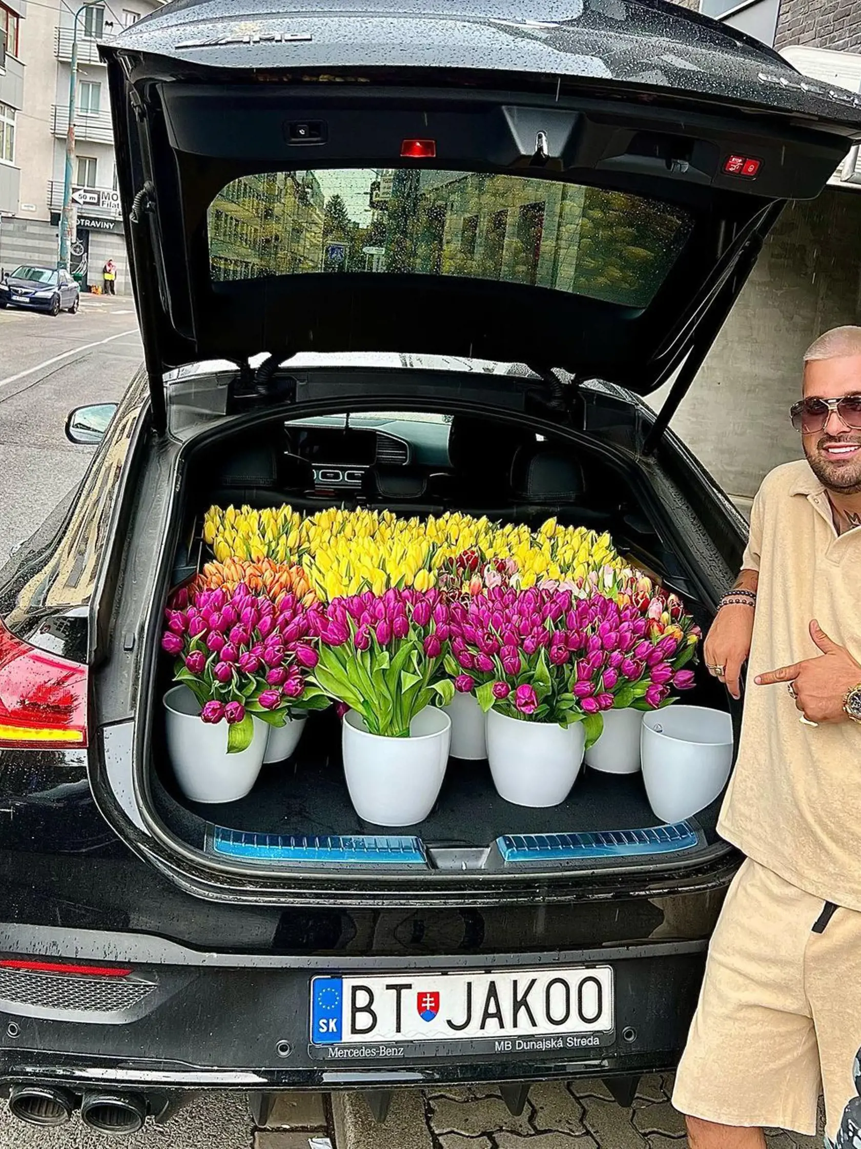 René s kvetmi pre Zuzanu ku Dňu matiek