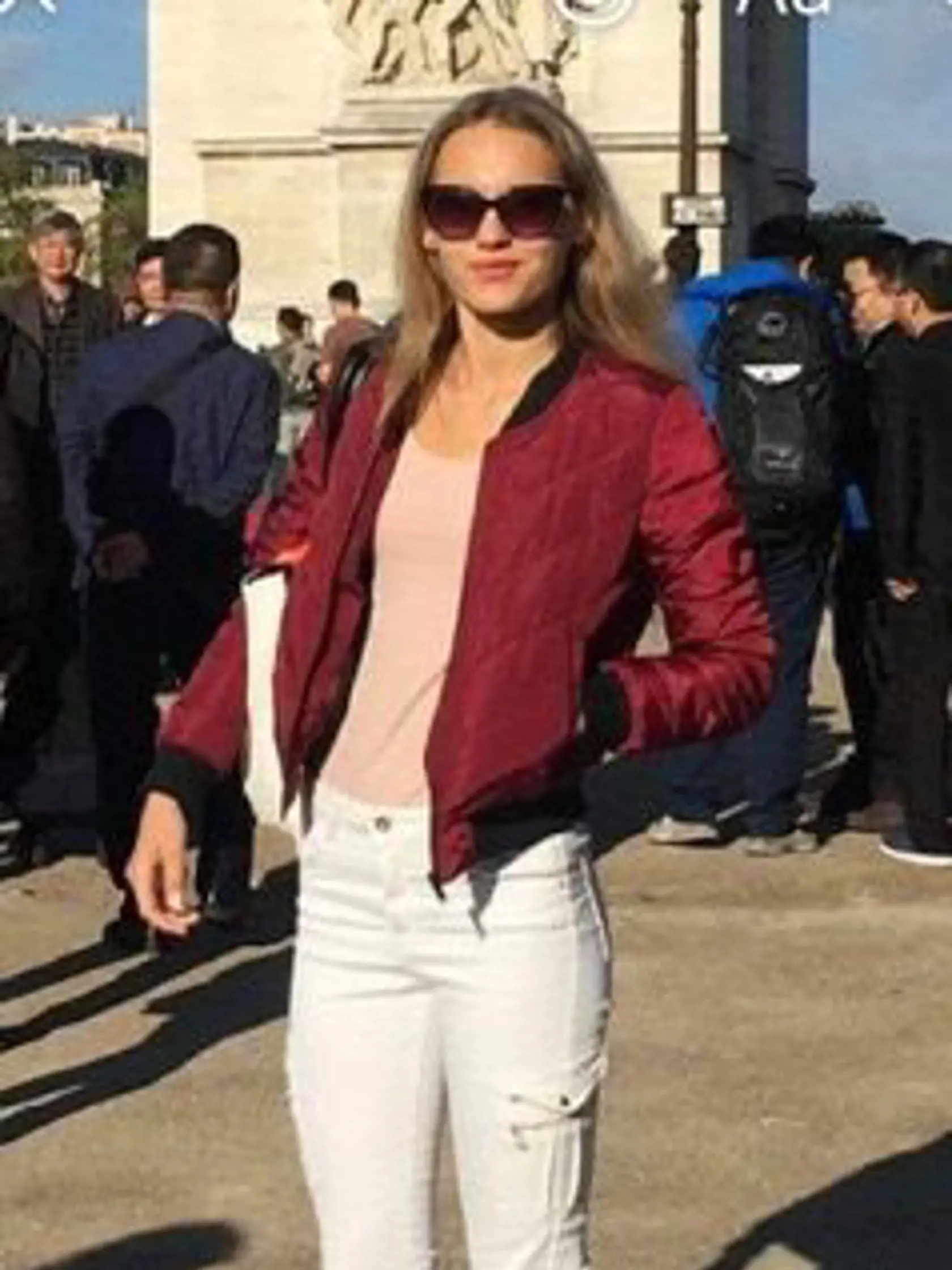 Michaela Lukačková (19) z Prešova študuje na fakulte športu a preto preferuje športovo-elegantný outfit. NÁZOR STYLISTU: Je celkom pekne oblečená, športový štýl jej pristane.