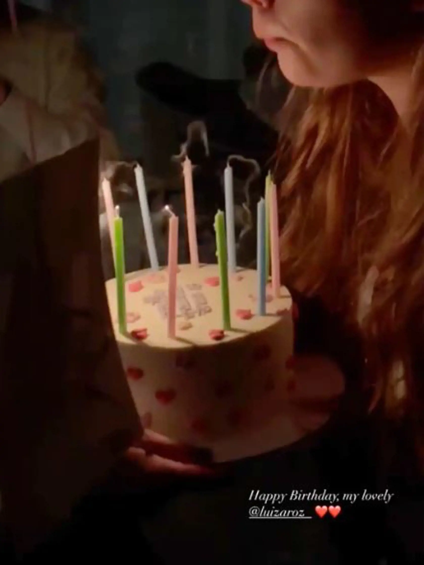 Jej  oslavy 18. narodenín odštartovali minulý týždeň v Petrohrade na párty s priateľmi. Na jej torte boli slová v angličtine: „Pretty woman turned 18“.