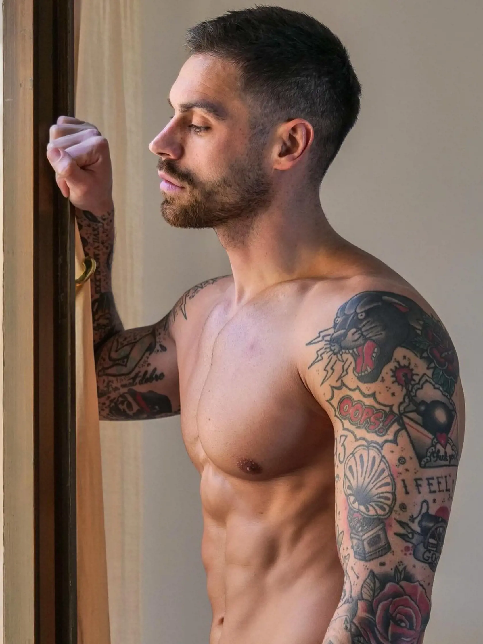 Adam Sedro sa venuje modelingu.