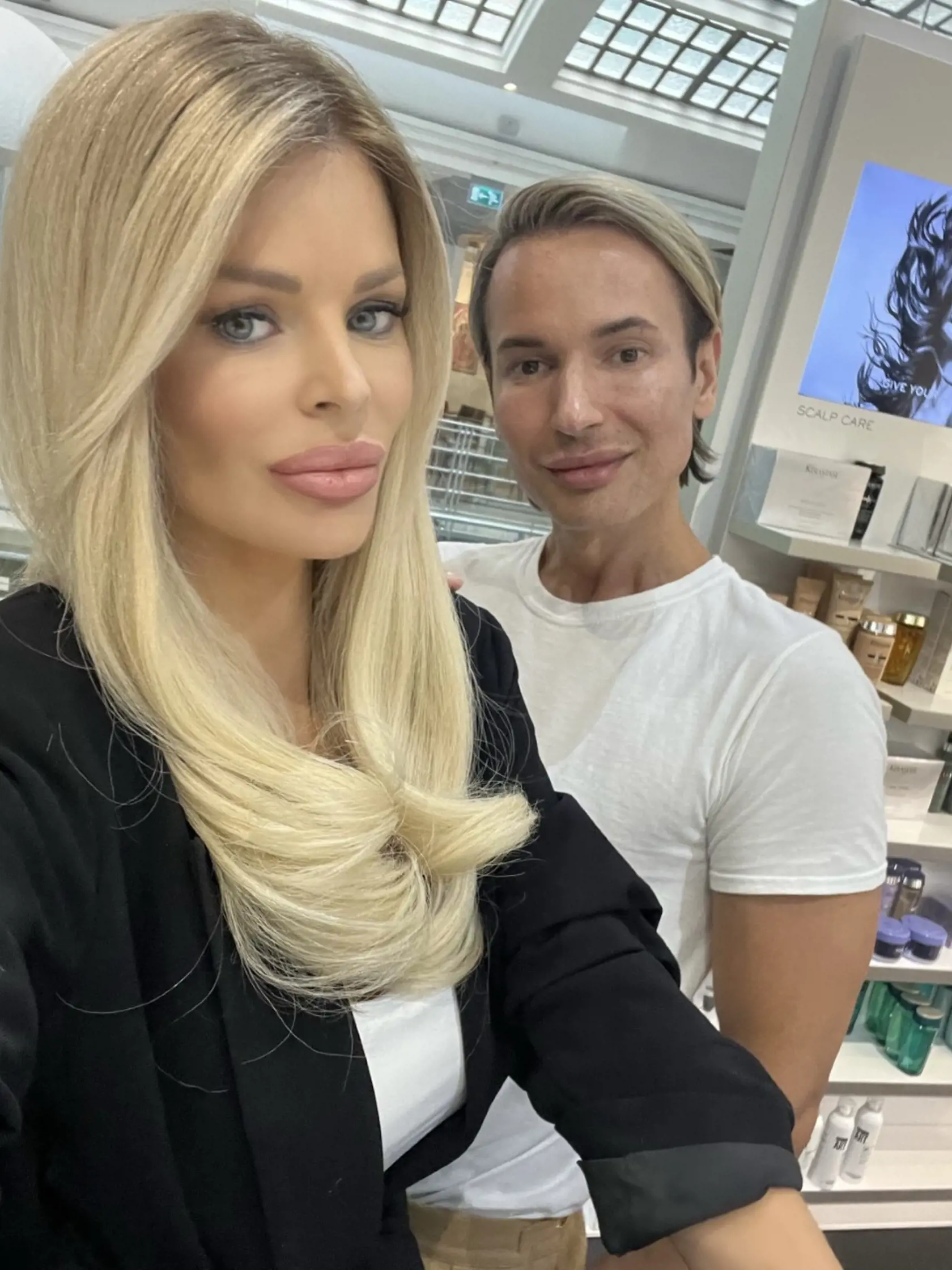 Silvia Kucherenko a Paviel Bendler, ktorý stojí za jej dokonalými účesmi.