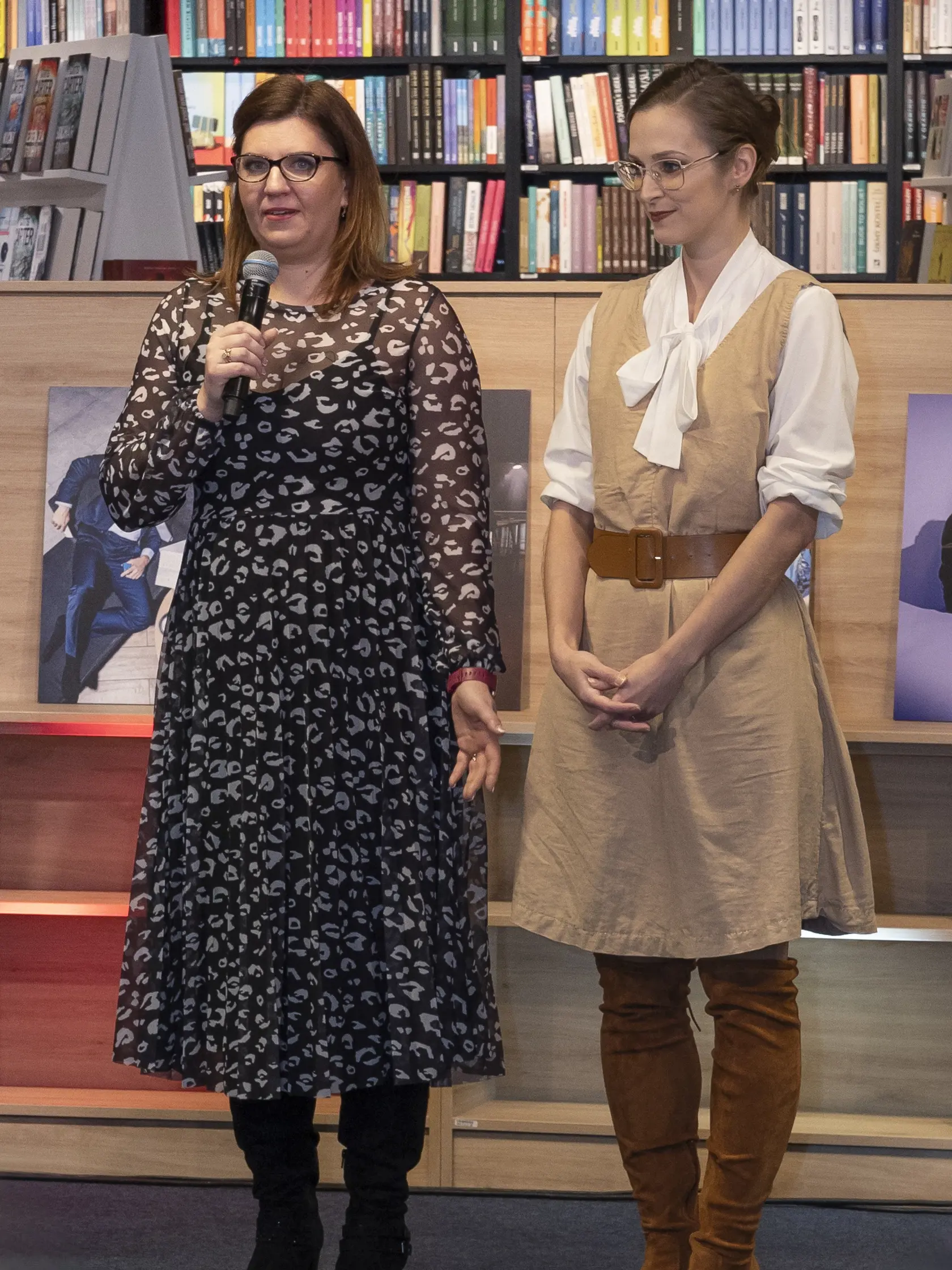 Krst charitatívneho kalendára nadácie TV JOJ v kníhkupectve Panta Rhei.