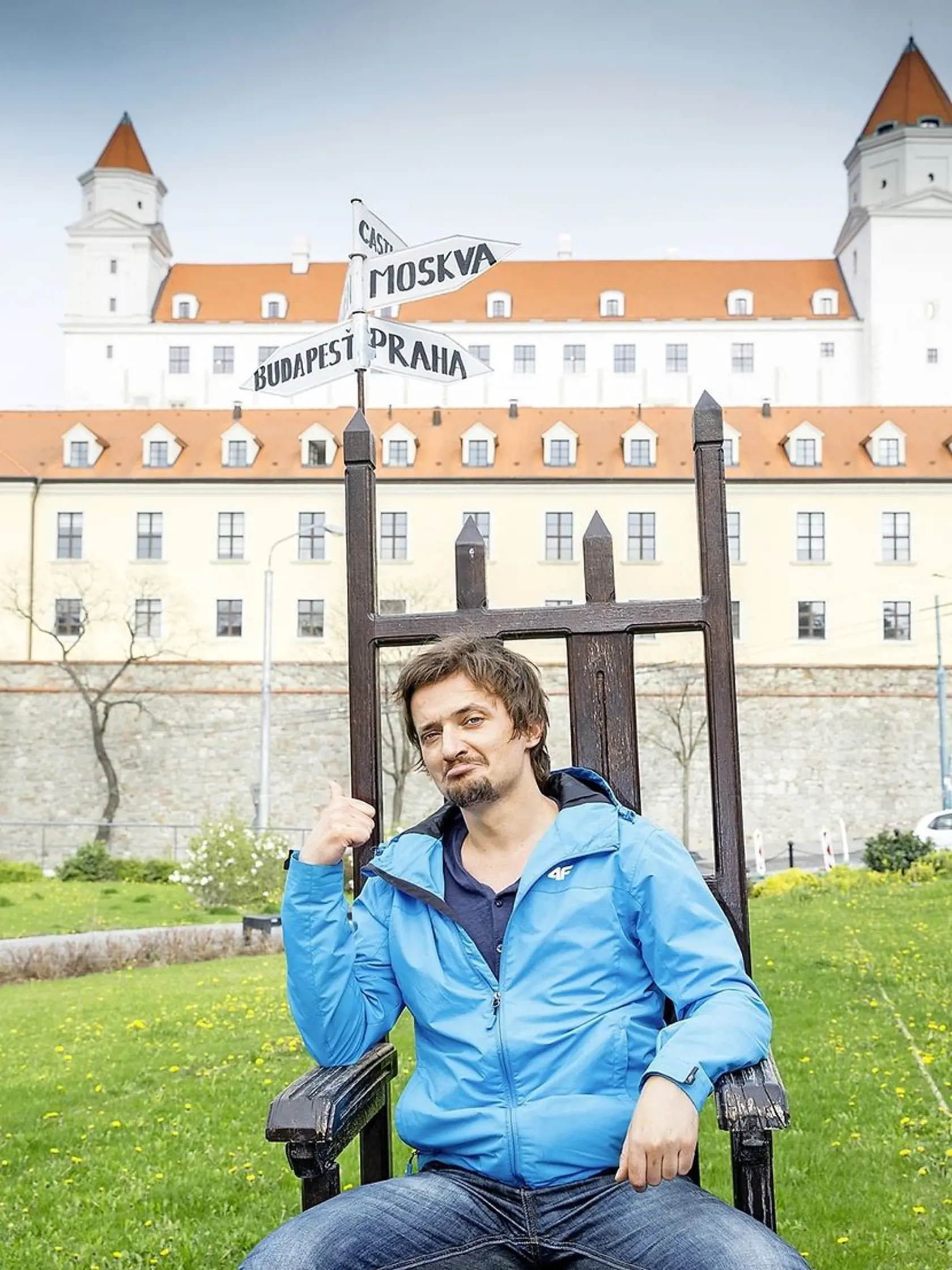 Ako pravý profesionál vie byť na počkanie vtipný, inak bol pri rozhovore skôr vážny.
