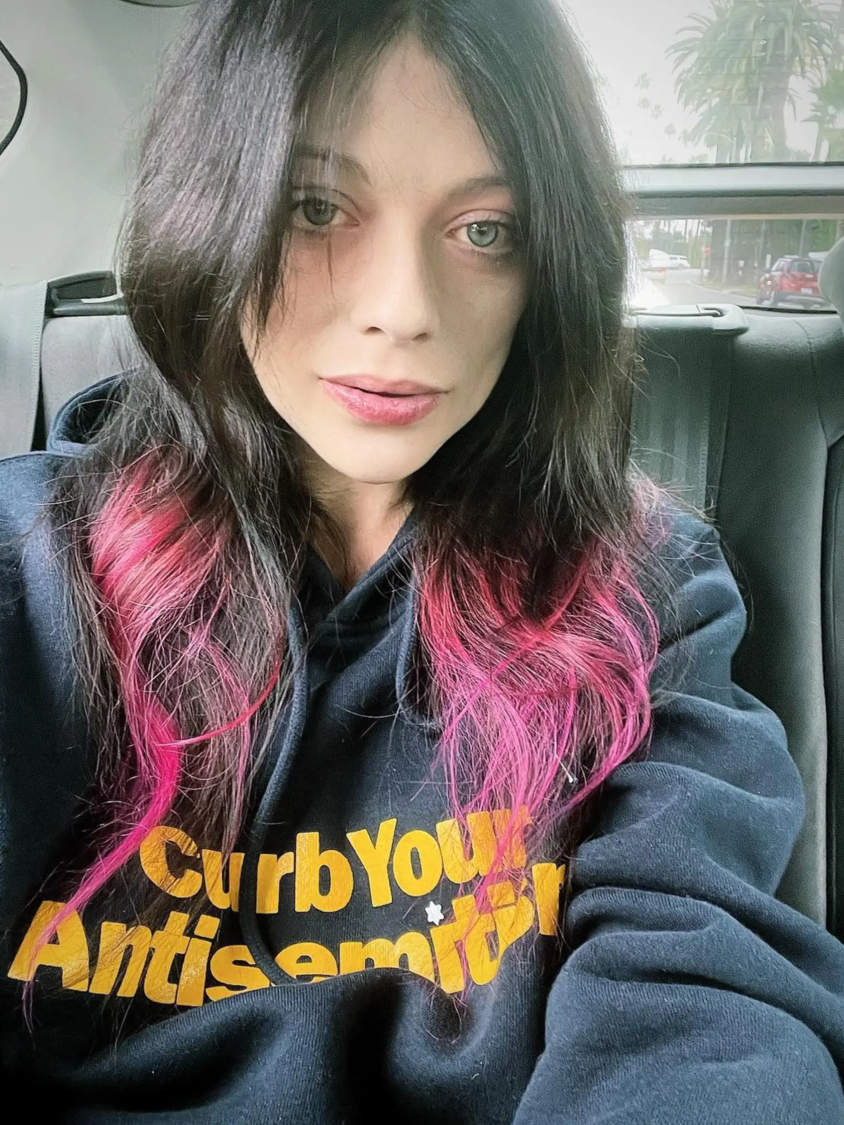 Michelle vyzerá veľmi unavene.