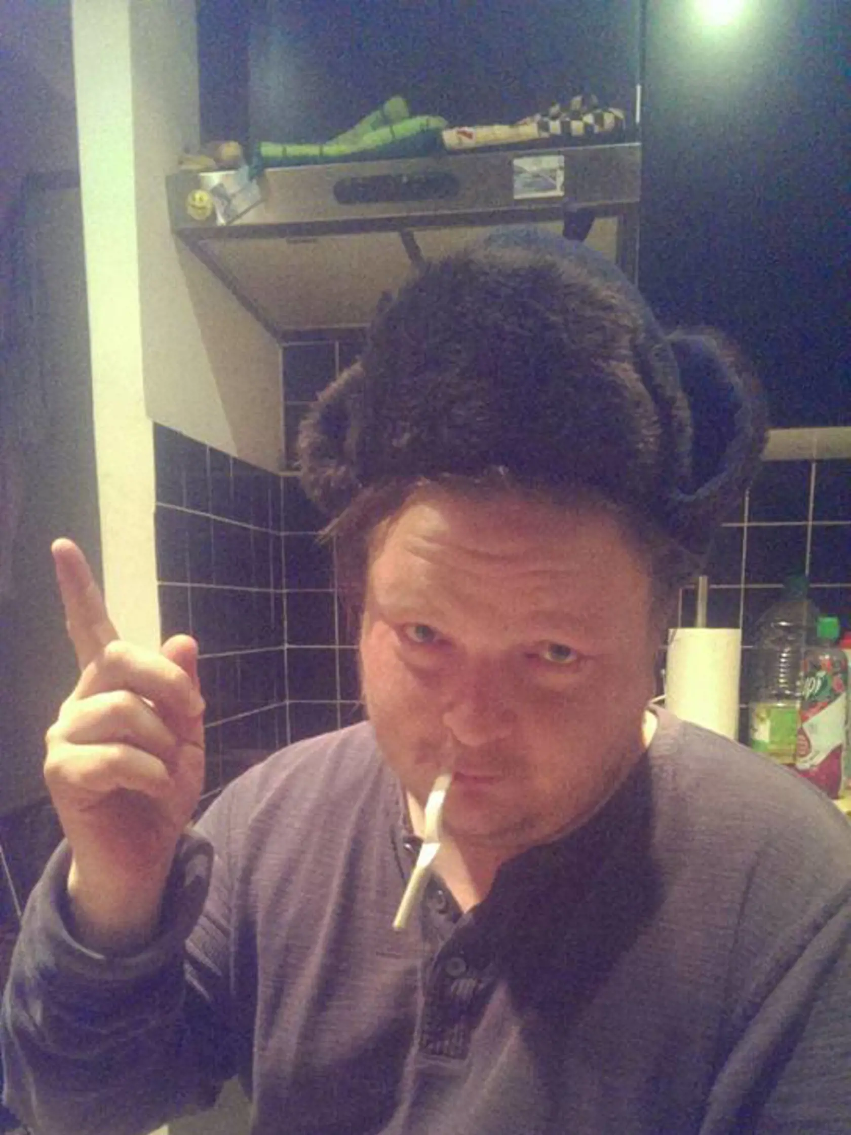 Líder kapely Para Tomáš Lasky Šedivý (37)