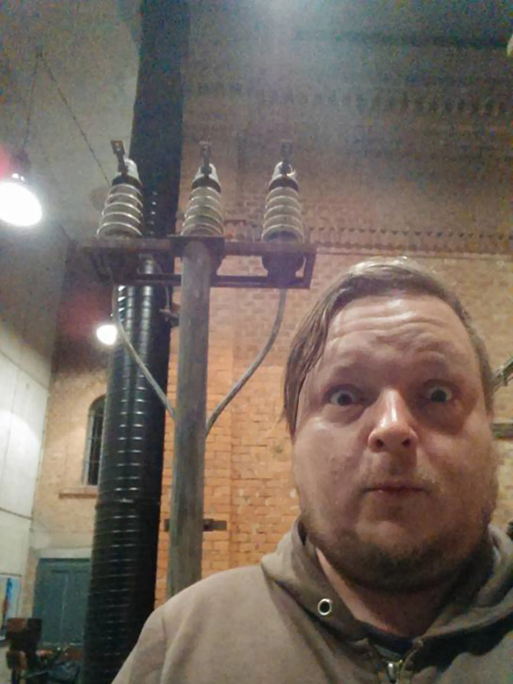 Líder kapely Para Tomáš Lasky Šedivý (37)