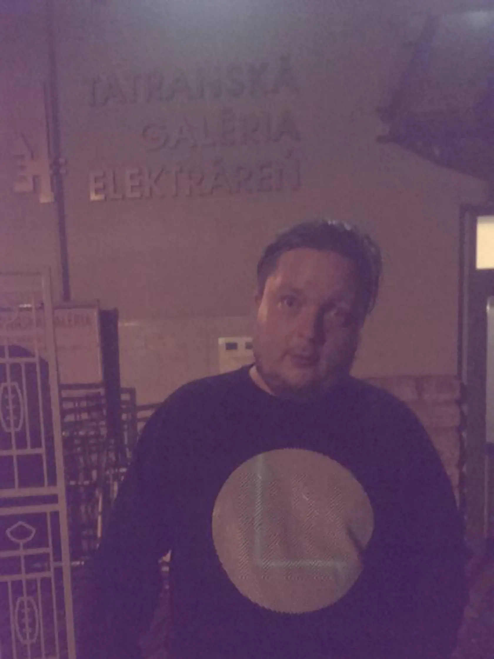 Líder kapely Para Tomáš Lasky Šedivý (37)