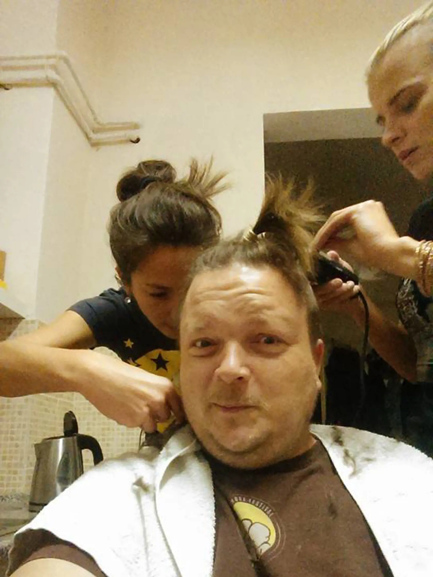 Líder kapely Para Tomáš Lasky Šedivý (37)