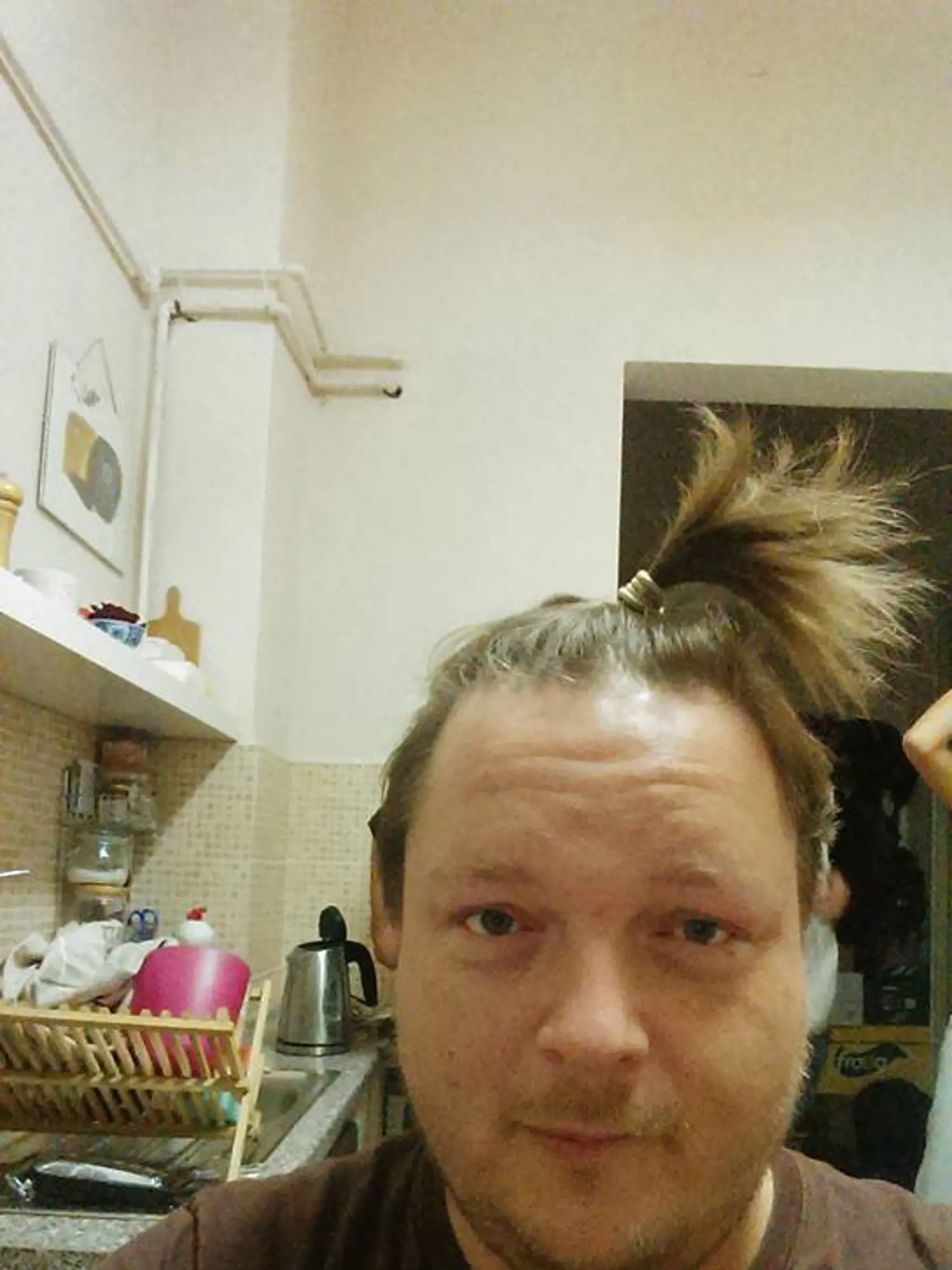 Líder kapely Para Tomáš Lasky Šedivý (37)