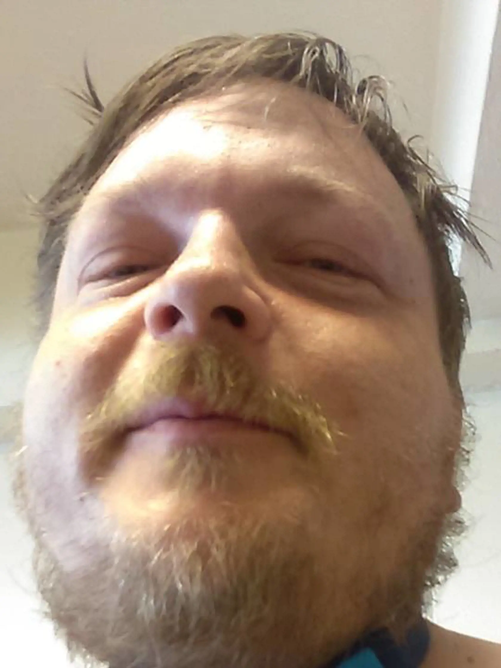 Líder kapely Para Tomáš Lasky Šedivý (37)
