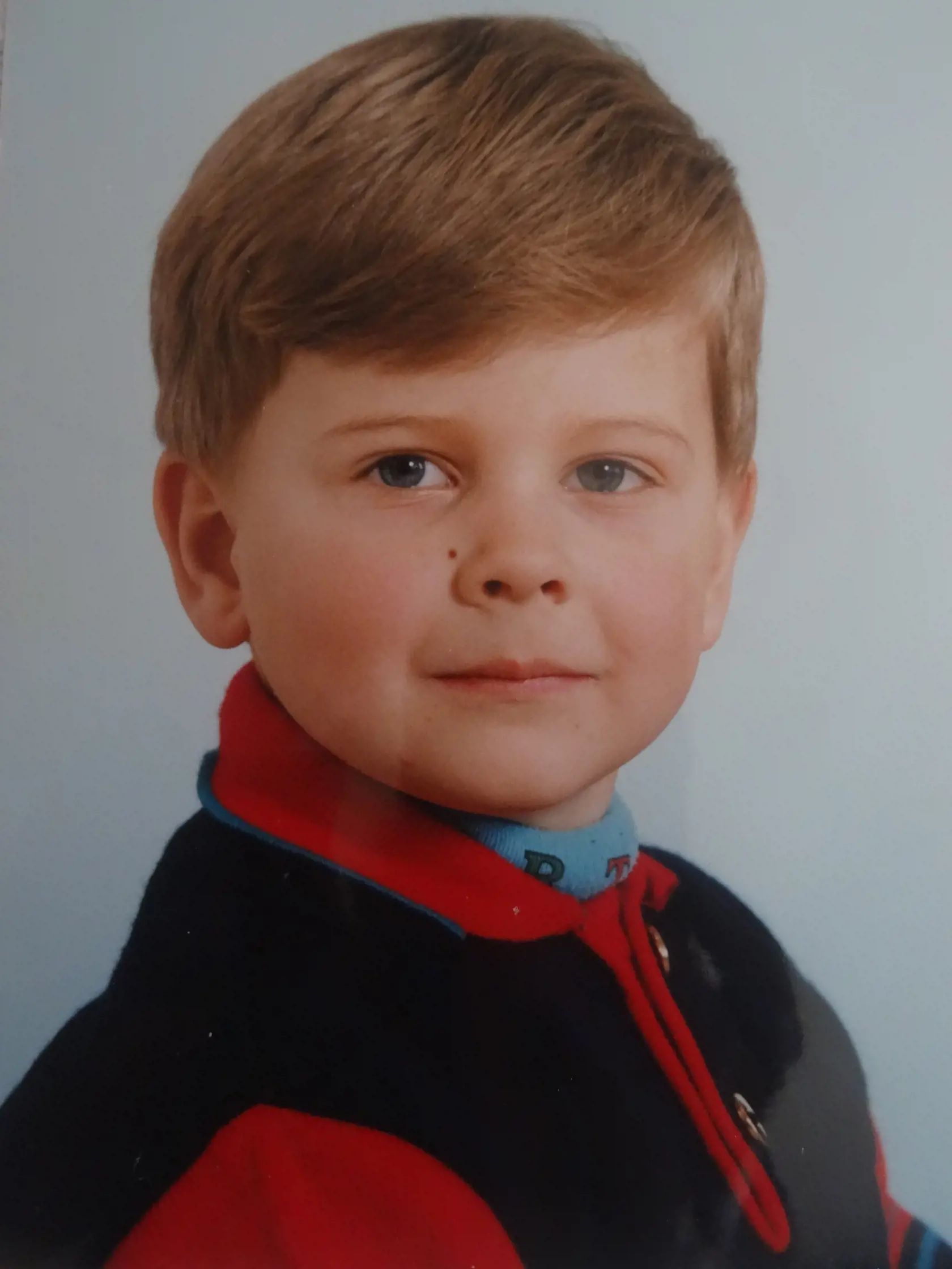 Na svojho krásneho vnúčika jeho babka spomína každý deň, už dlhých sedemnásť rokov.