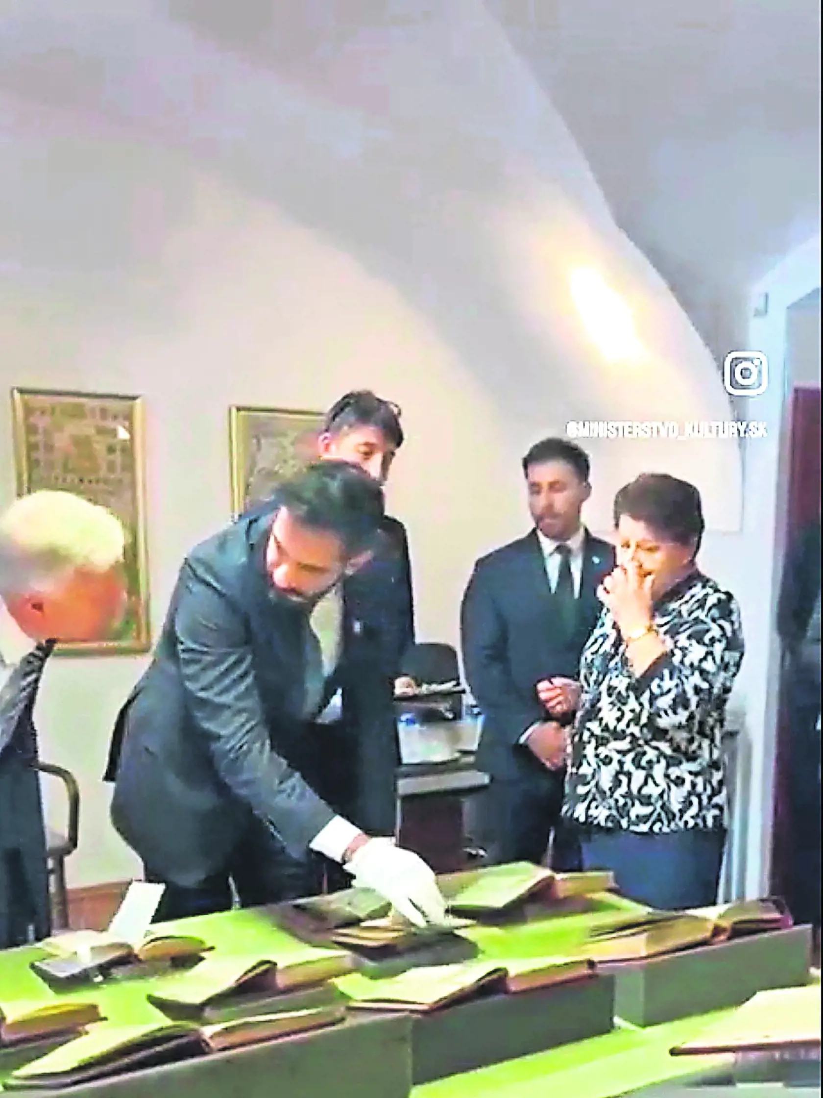 Šejk si pozrel aj vzácne rukopisy.