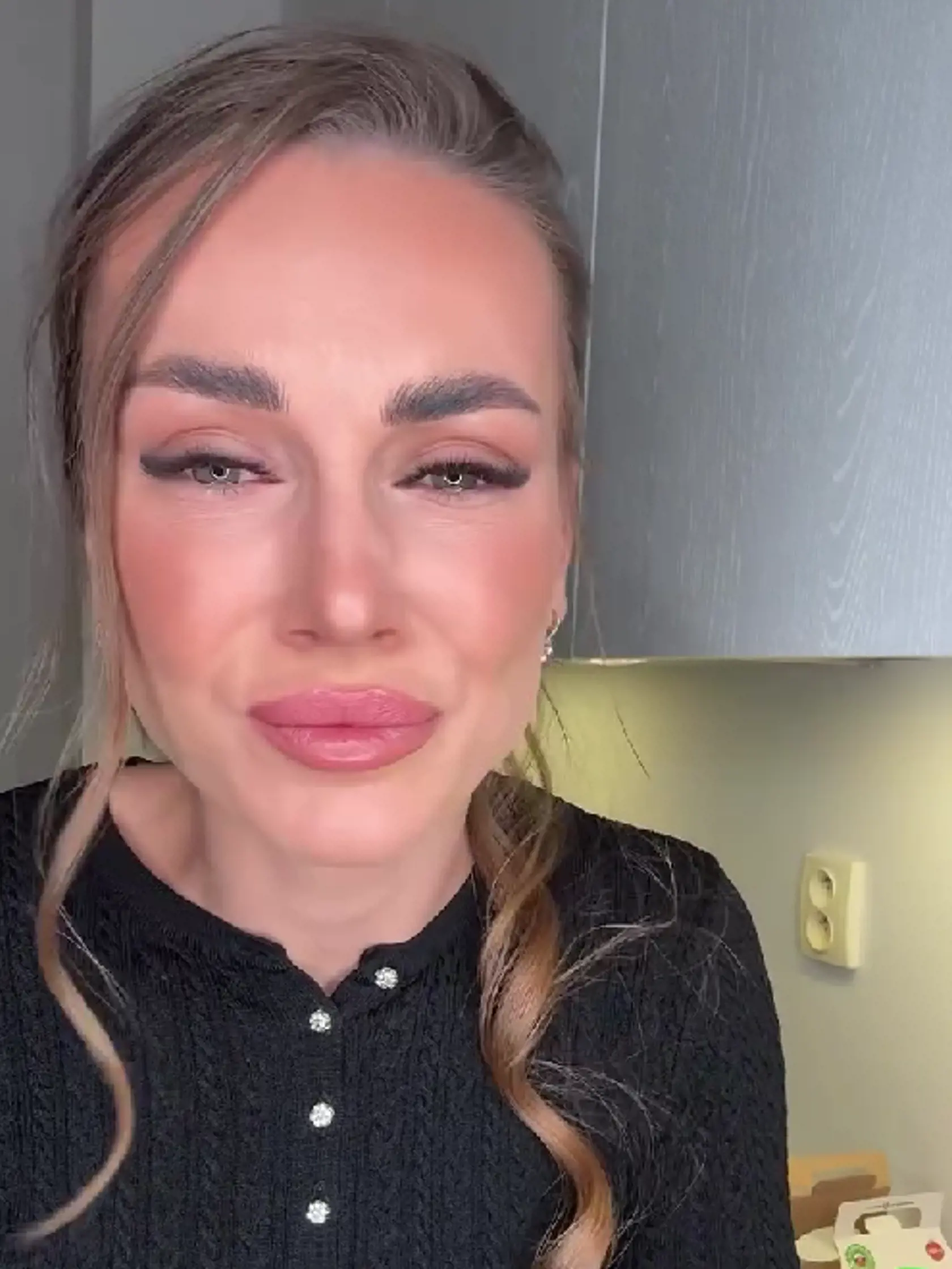 Stanka uviedla pravý dôvod, prečo plakala. Krájala pri tom totiž cibuľu, nakoľko na Instagrame zverejnila video, ako varí.