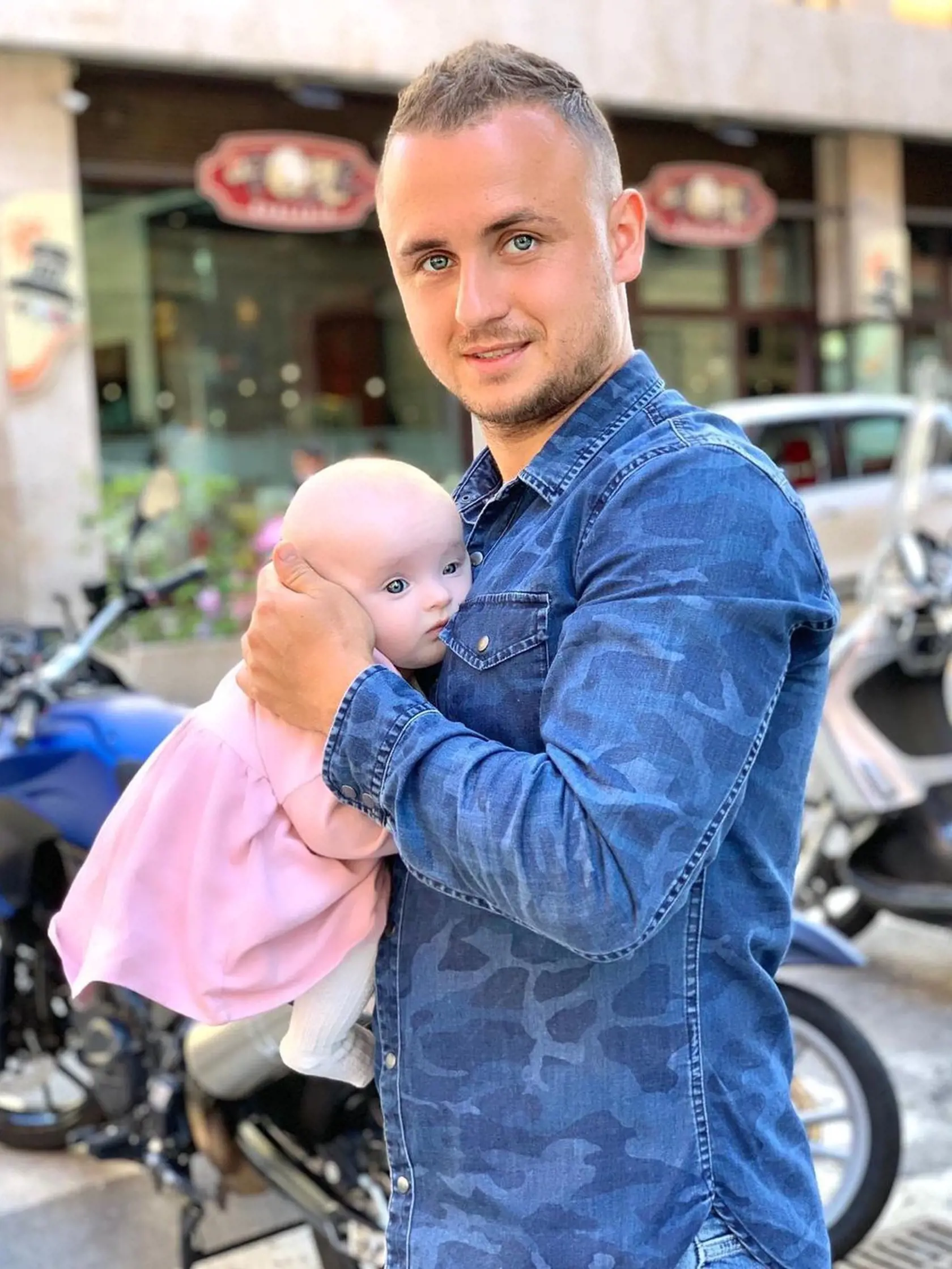 Hrdý tata