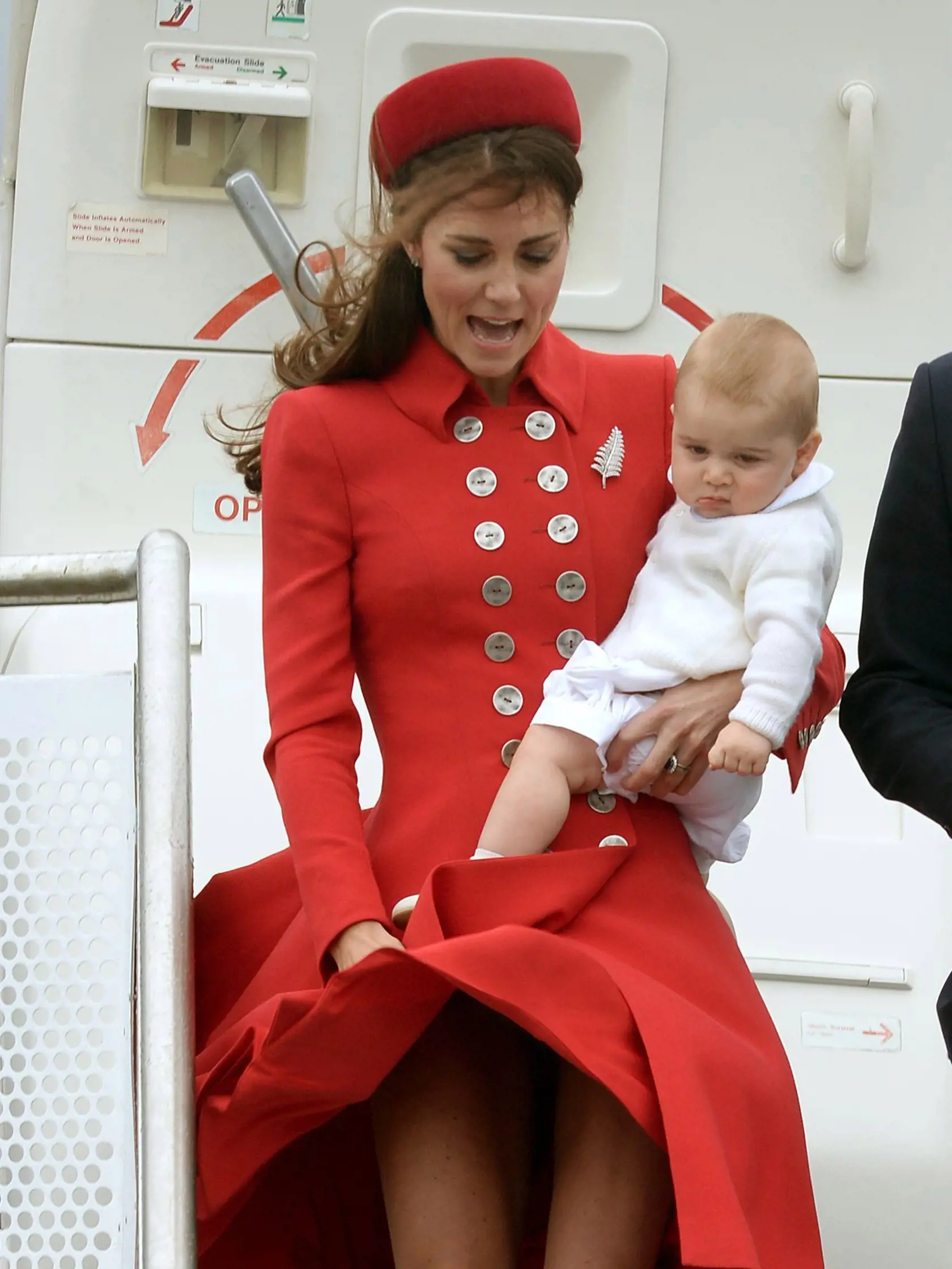 Kate Middleton v minulosti viackrát potrápil vietor.
