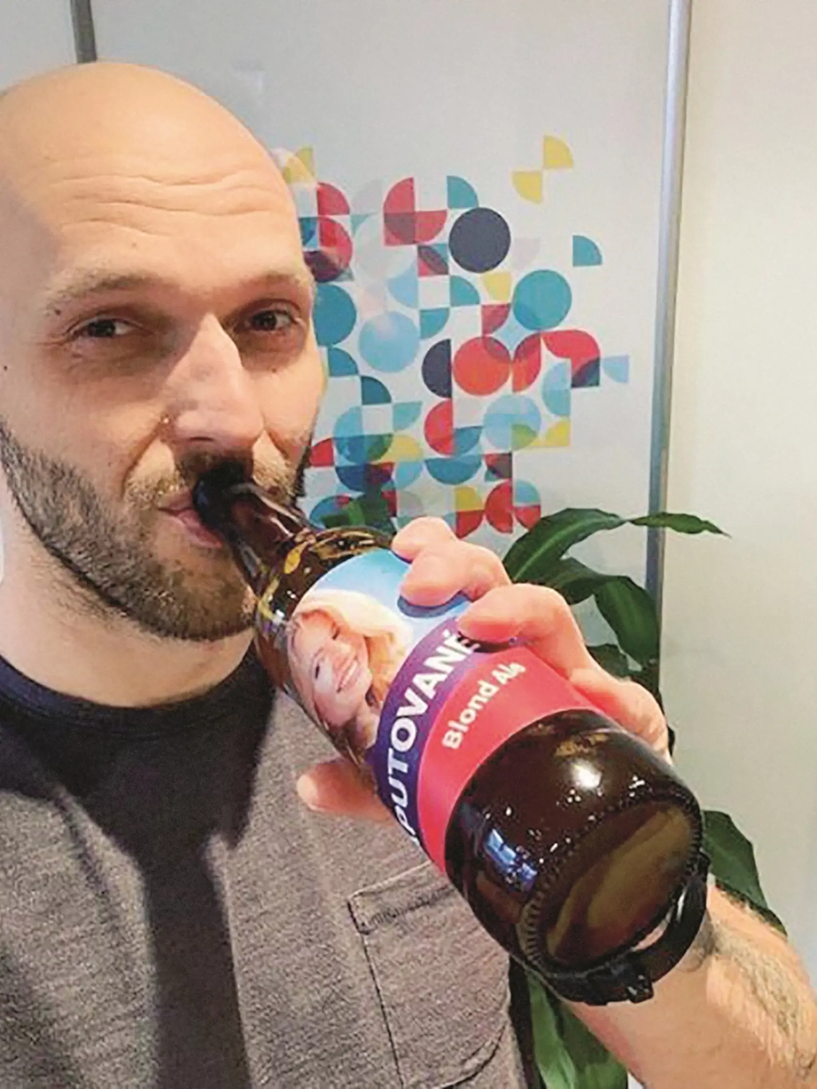 Michal Truban je kreatívec. Napríklad počas prezidentskej kampane Zuzany Čaputovej nechal vyrobiť v pivovare pár fliaš piva Blonde Ale.
