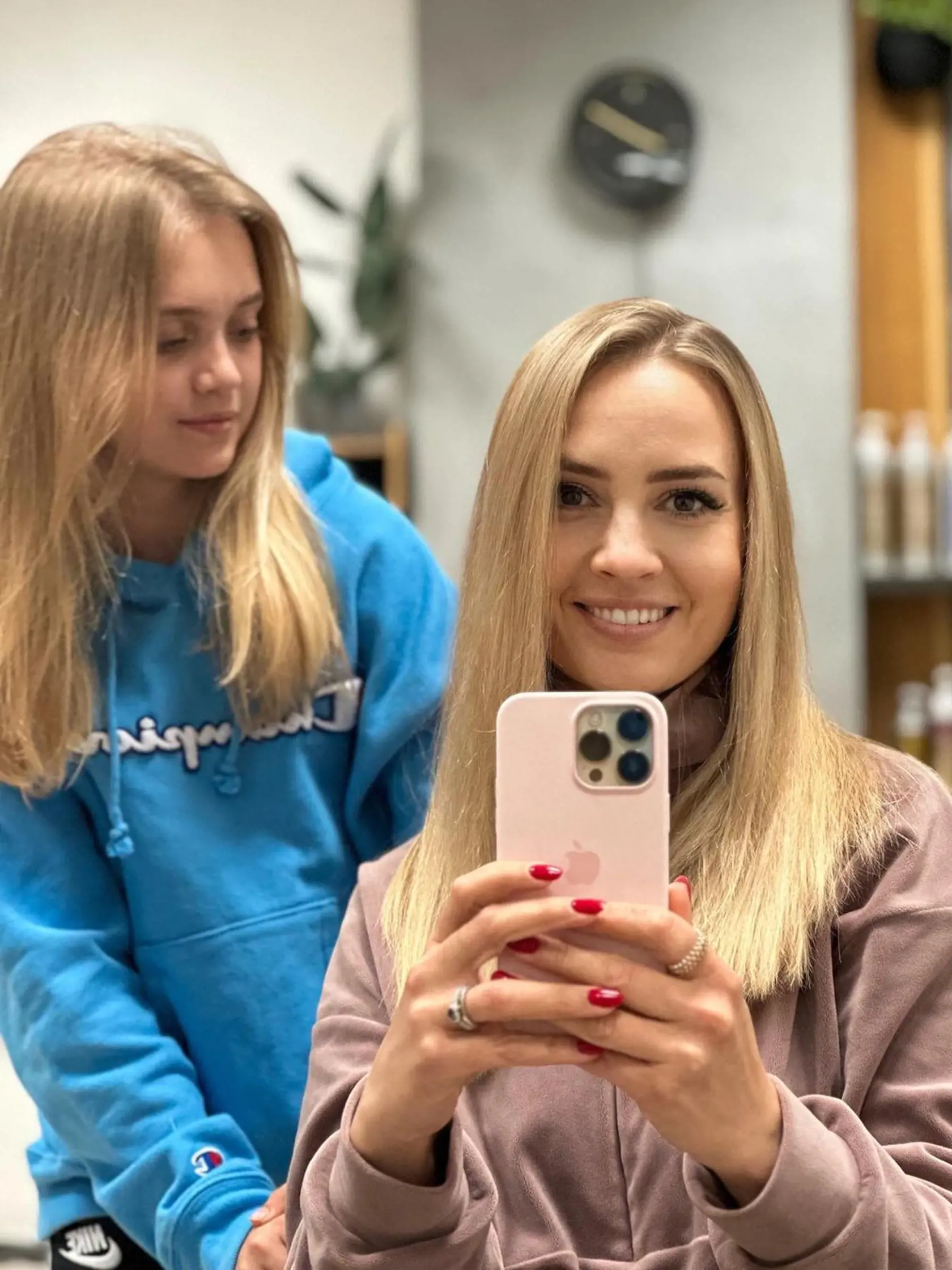 Barbora Krajčírová s dcérou Amiou.