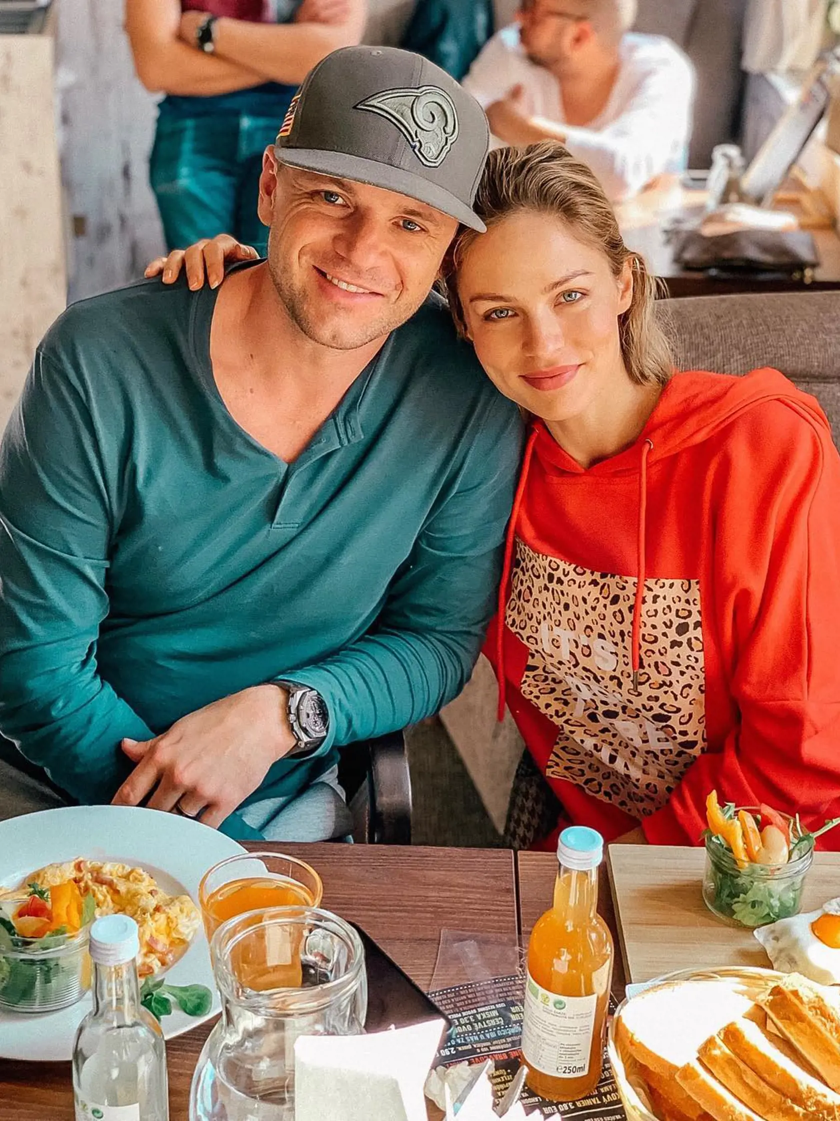 Ivana Gáboríková patrí medzi najkrajšie Slovenky, no už niekoľko rokov patrí jej srdce hokejovému kanonierovi. 