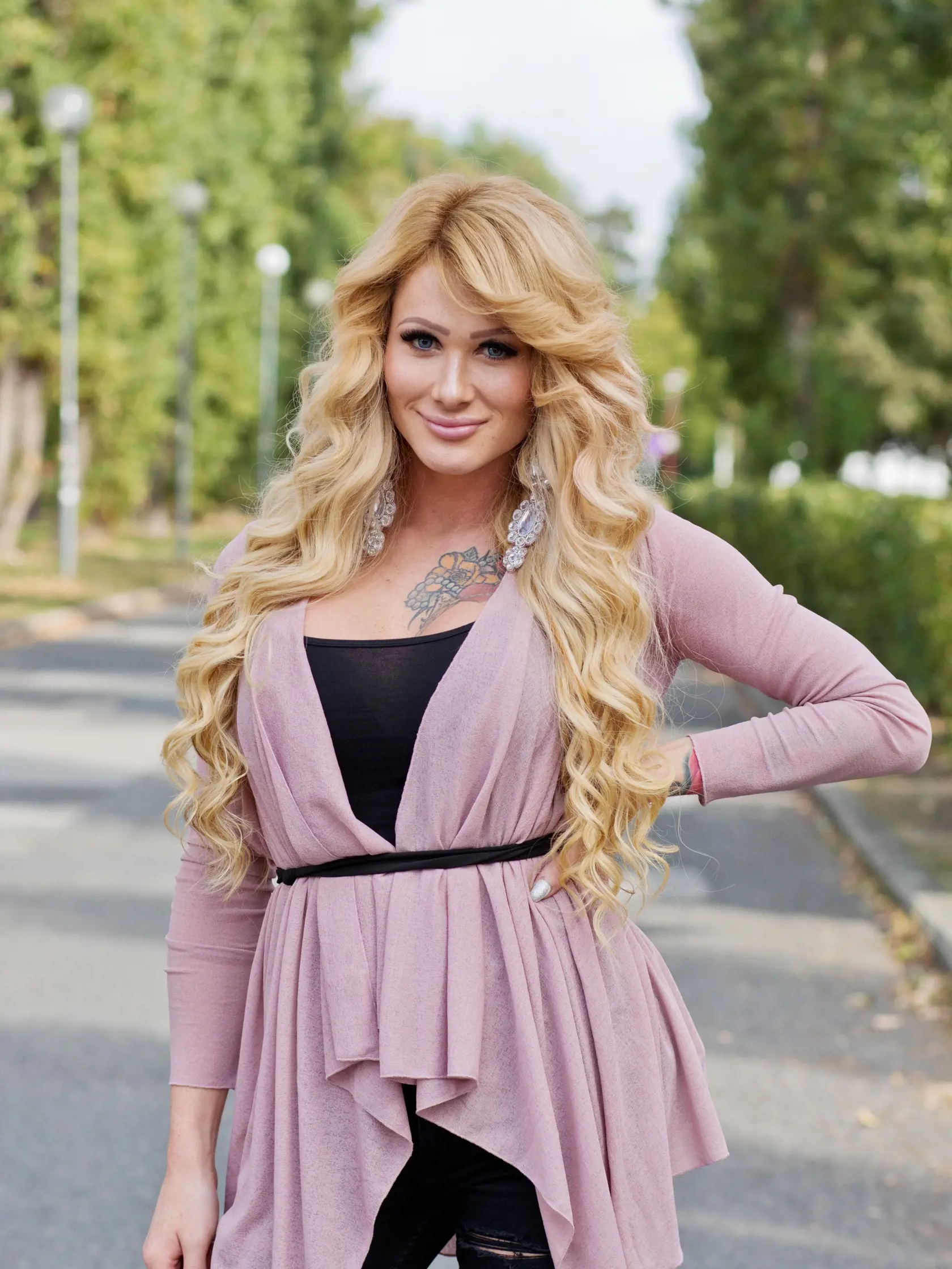 Na snimke slovenska ucastnicka Miss Trans Star International Paris Nemc. Paris v 18 rokoch podstupila zmenu pohlavia z muza na zenu.