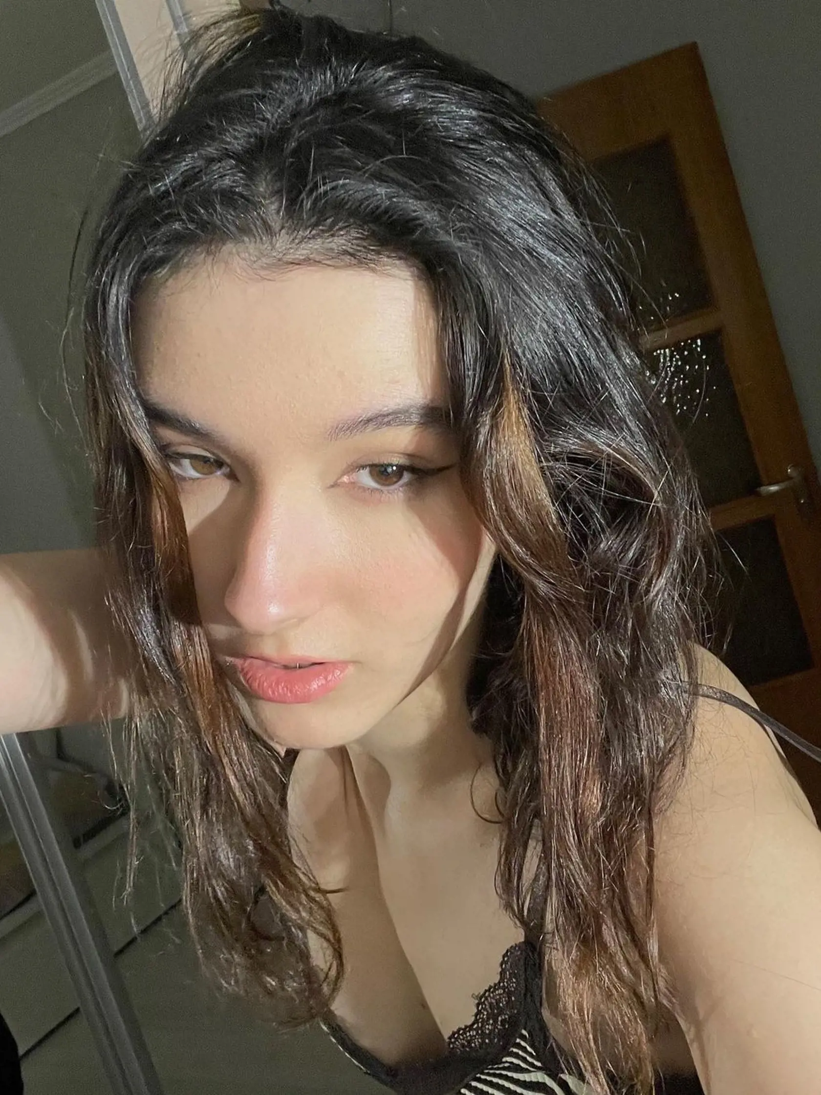 Mladá Ukrajinka Valeria Shashenok (20) žila ešte do nedávna podobne, ako väčšina mladých dievčat v jej veku. Chodila do kina, stretávala sa s priateľmi, cestovala a fotografovala. Jej život sa otočil hore nohami 24. februára, keď vstúpili ruské vojská na Ukrajinu.