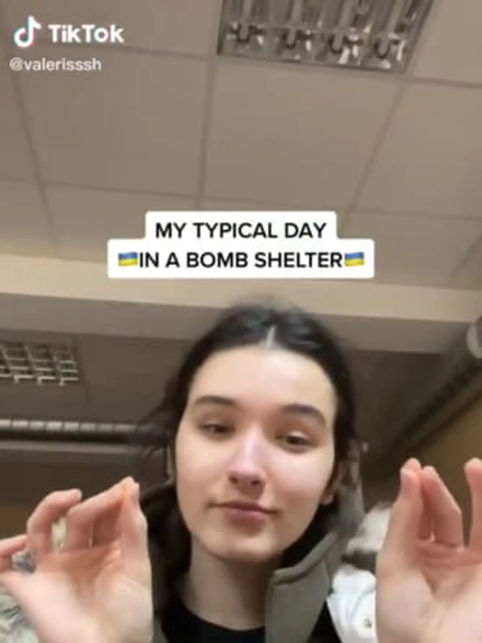 Vo videu, ktoré ju preslávilo, Valeria tancuje na pieseň „Che La Luna“ s titulkom: „Môj typický deň v protileteckom kryte“. Namiesto fénu na vlasy používa teplovzdušnú pištoľ, hrá sa so svojim psom a jej mama varí na platničke v podmienkach, aké si v modernom svete len ťažko predstaviť. V inom videu zas Valeria stojí pred hromadou trosiek. Titulok hovorí: "Dnes Putin zničil jednu zo starých budov v mojom meste. Bolo to kino, ktoré prežilo druhú svetovú vojnu." Potom ukazuje veľké okná v blízkosti a sklo rozbité na zemi.