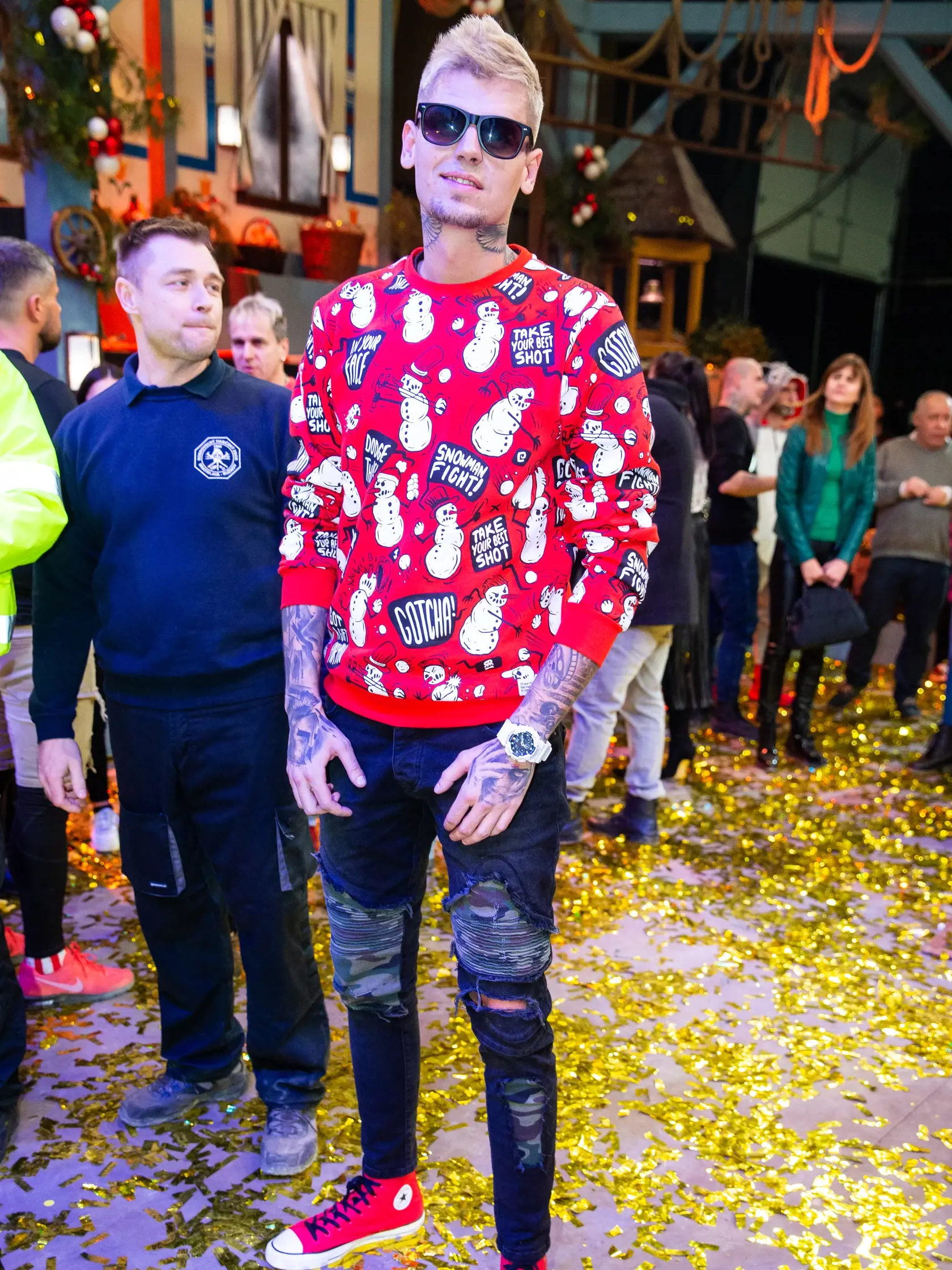Majky a jeho štýlový vianočný sveter.