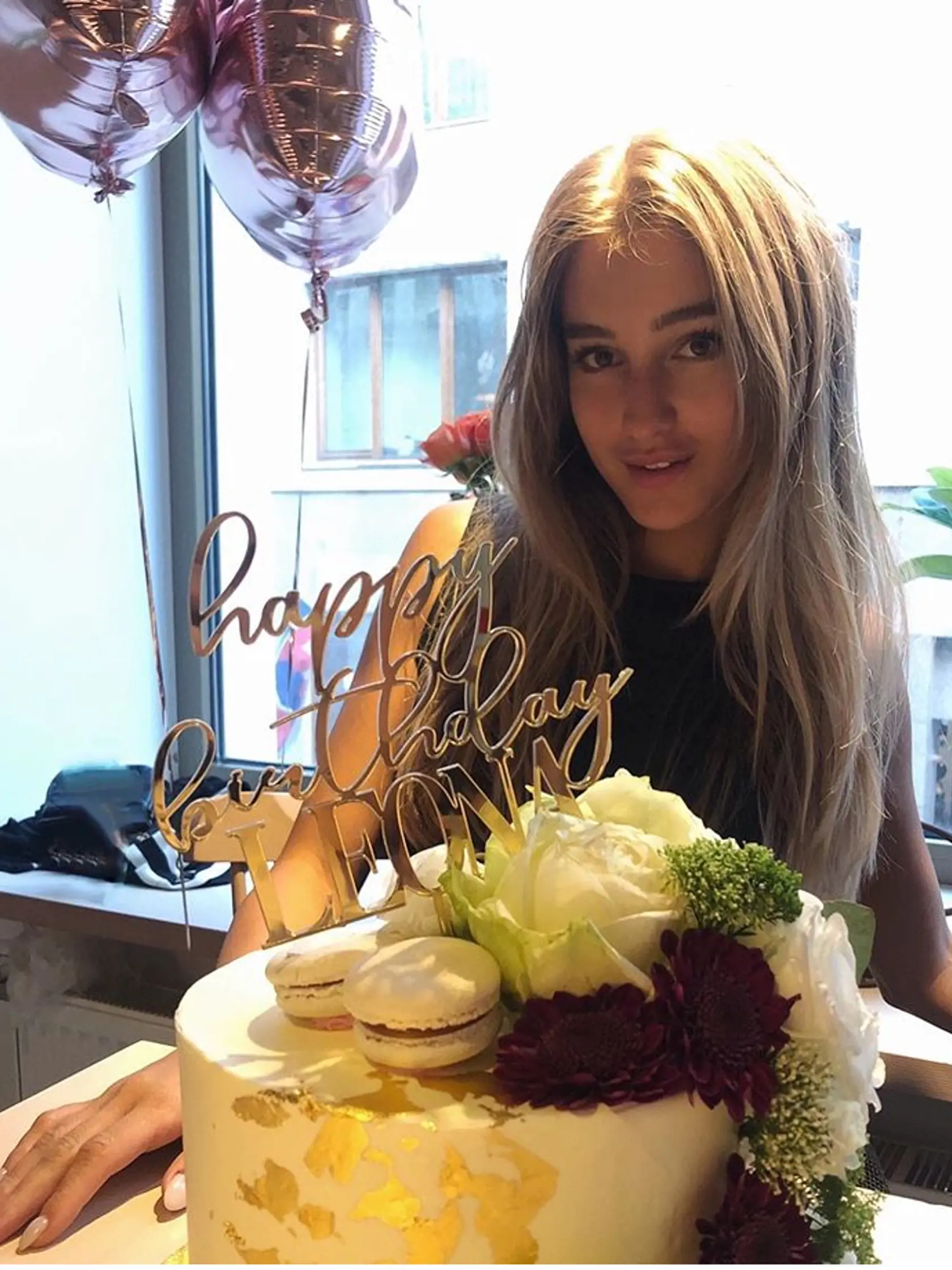 Víťazka Miss Leona počas oslavy narodenín.