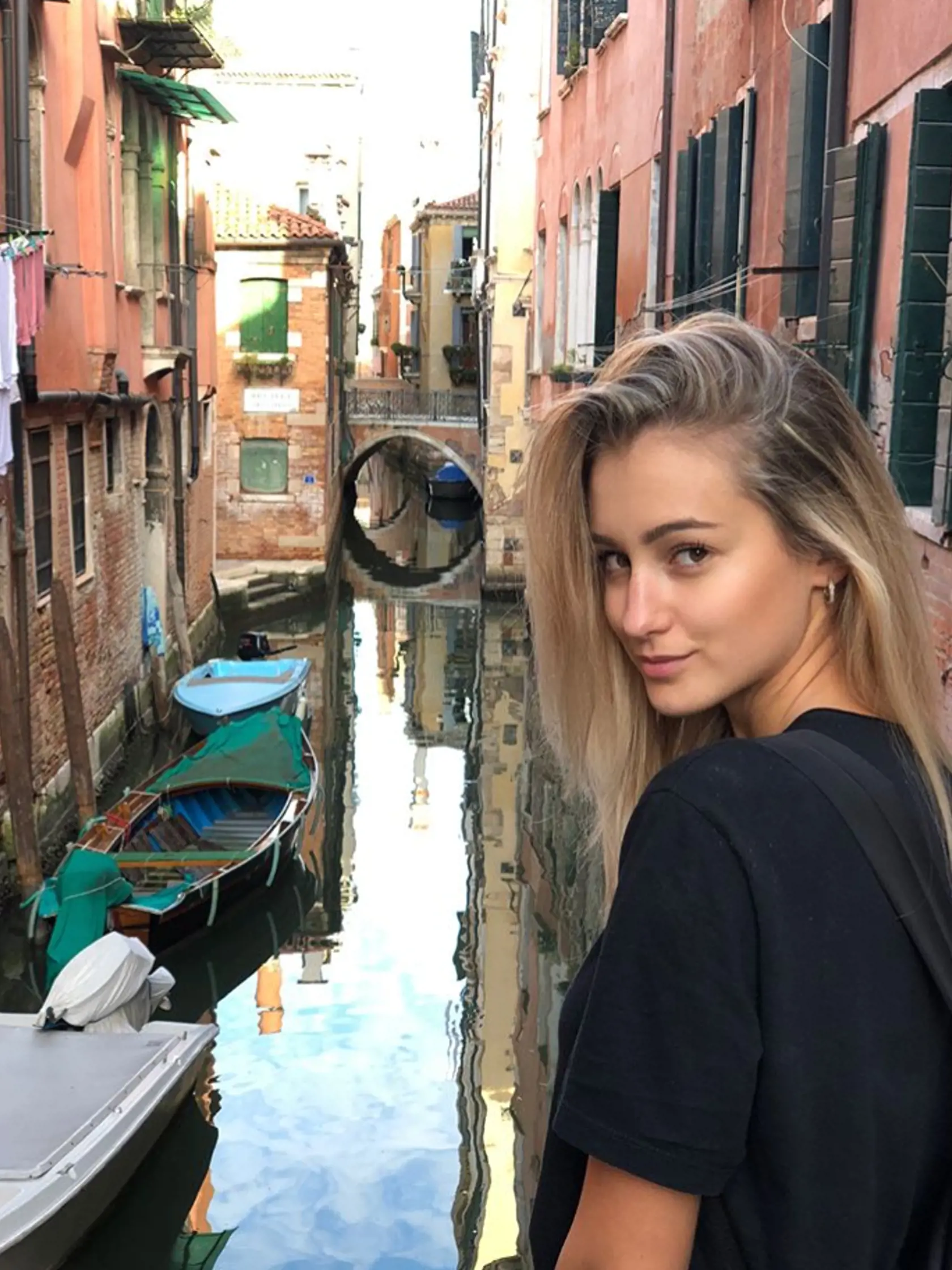 Leona Novoberdaliu nemá problém ukázať sa aj bez mejkapu.